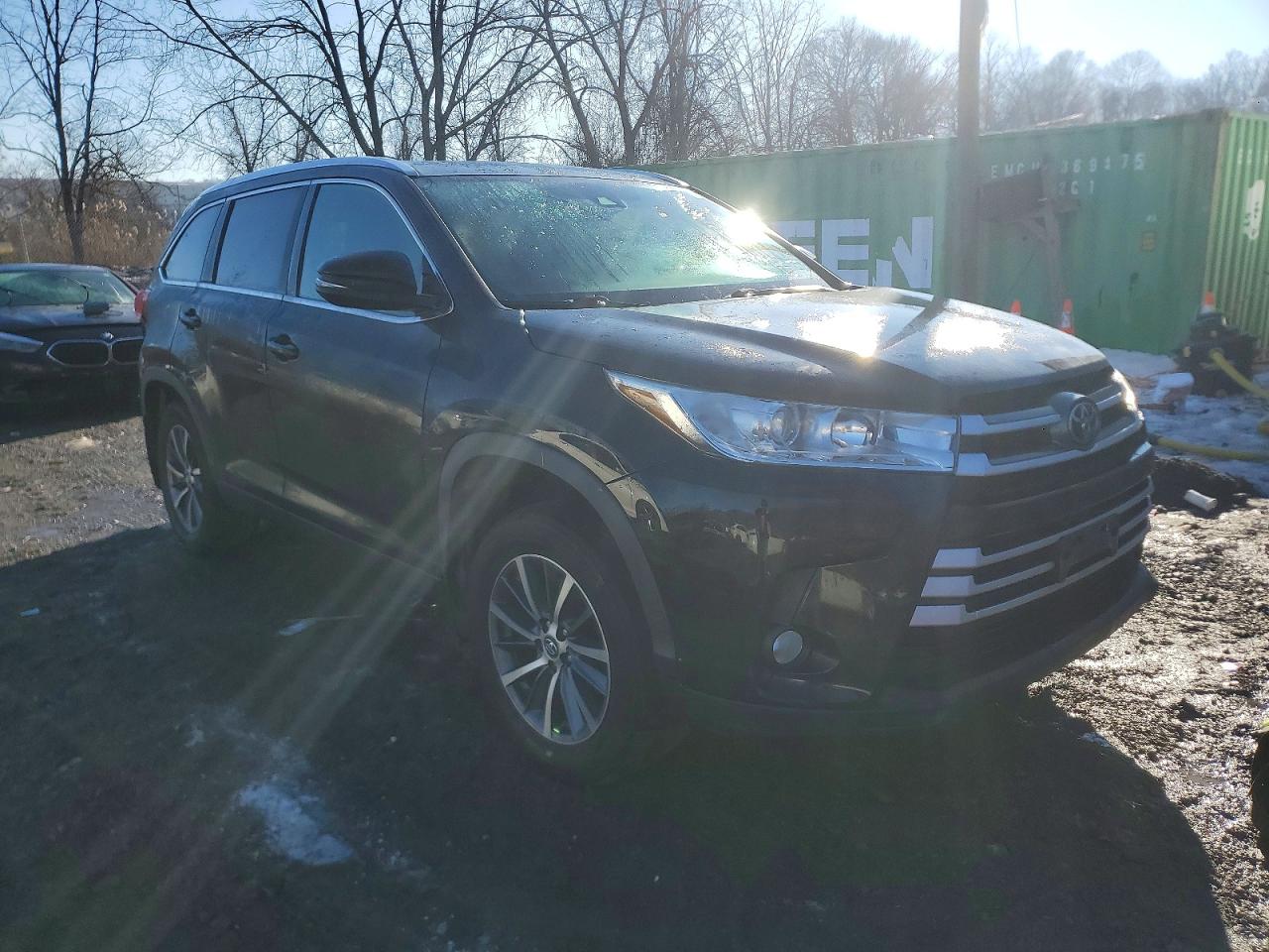 2019 TOYOTA HIGHLANDER SE photo 4