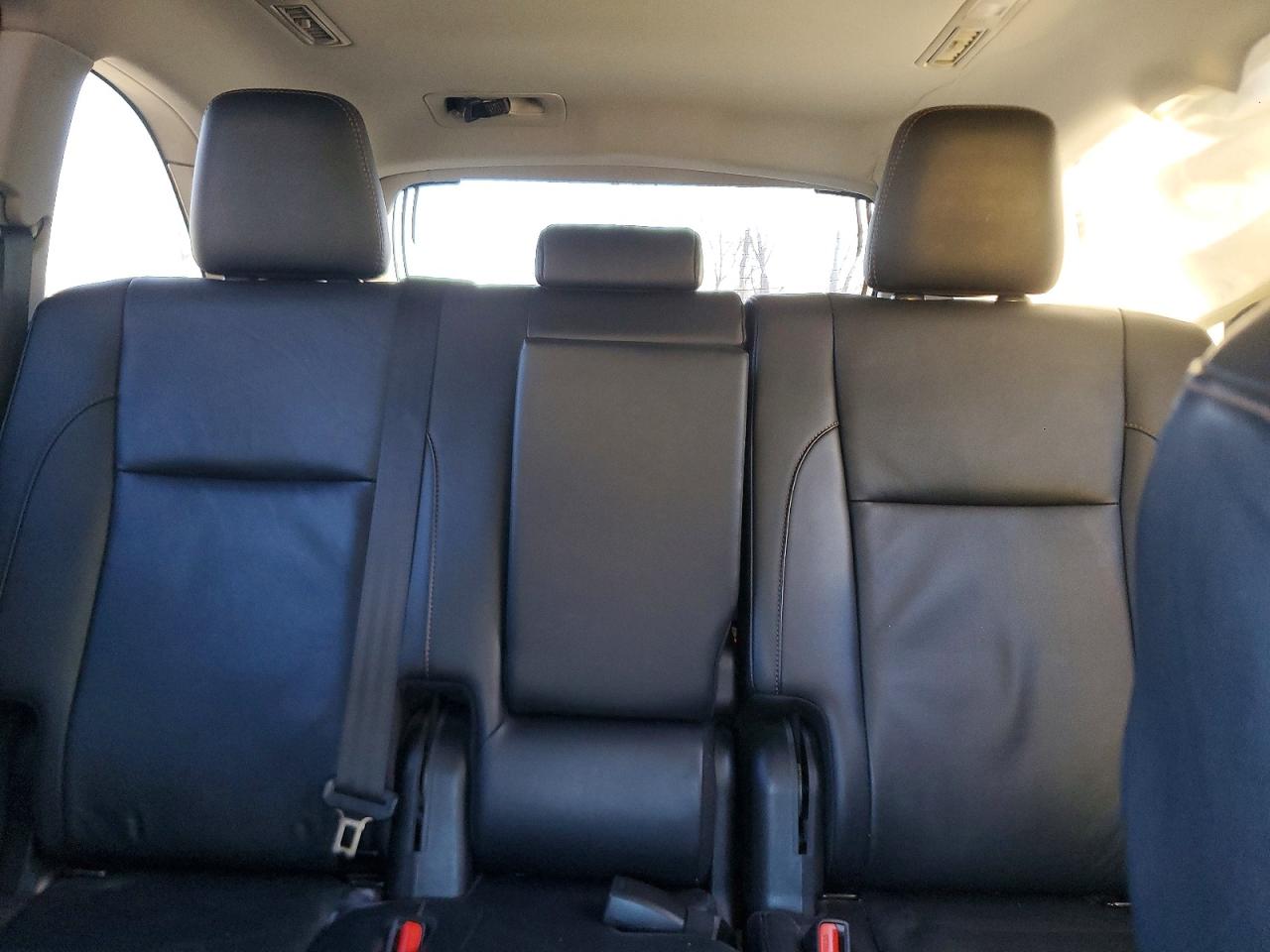 2019 TOYOTA HIGHLANDER SE photo 10