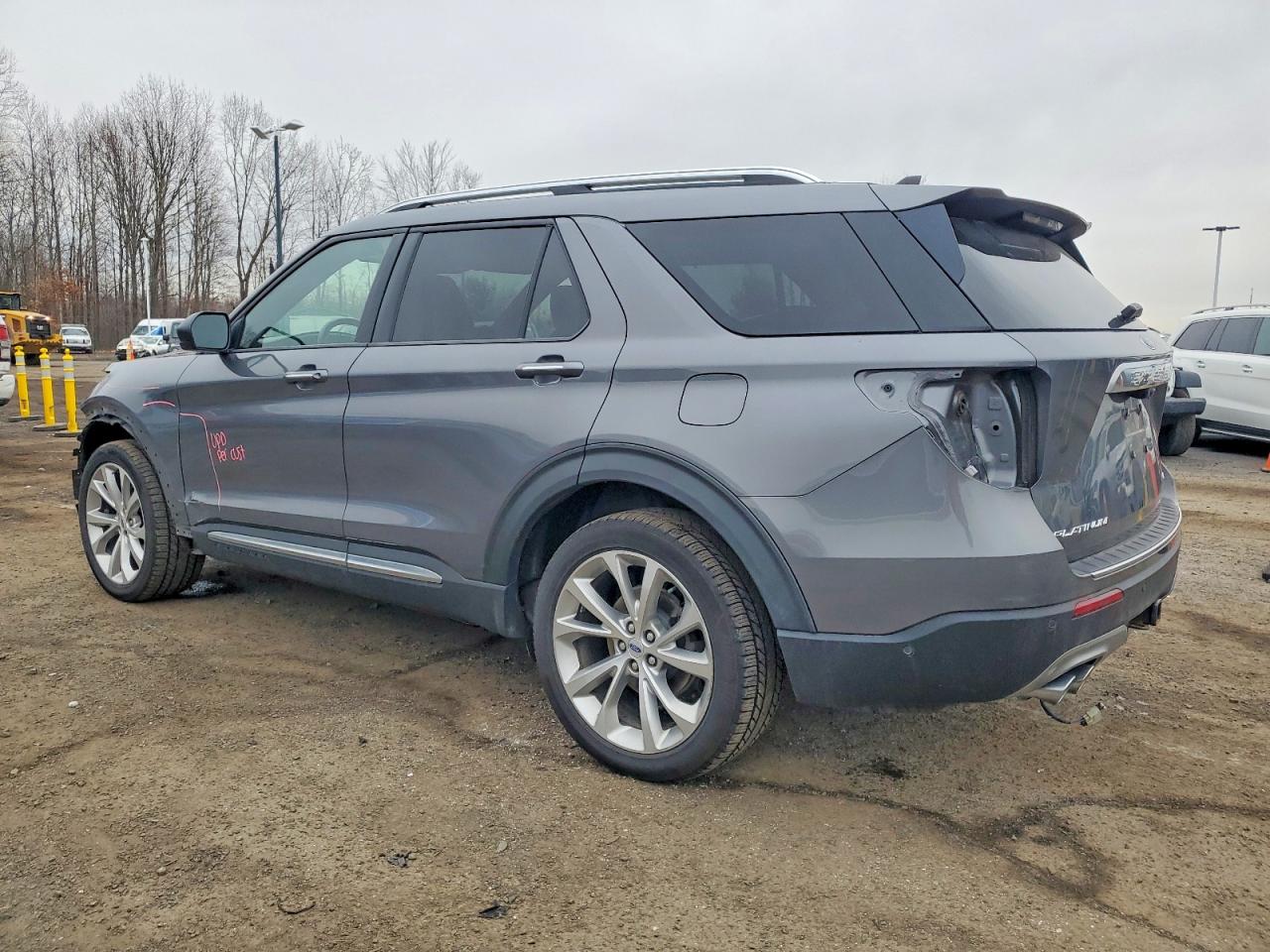 2021 FORD EXPLORER PLATINUM photo 2