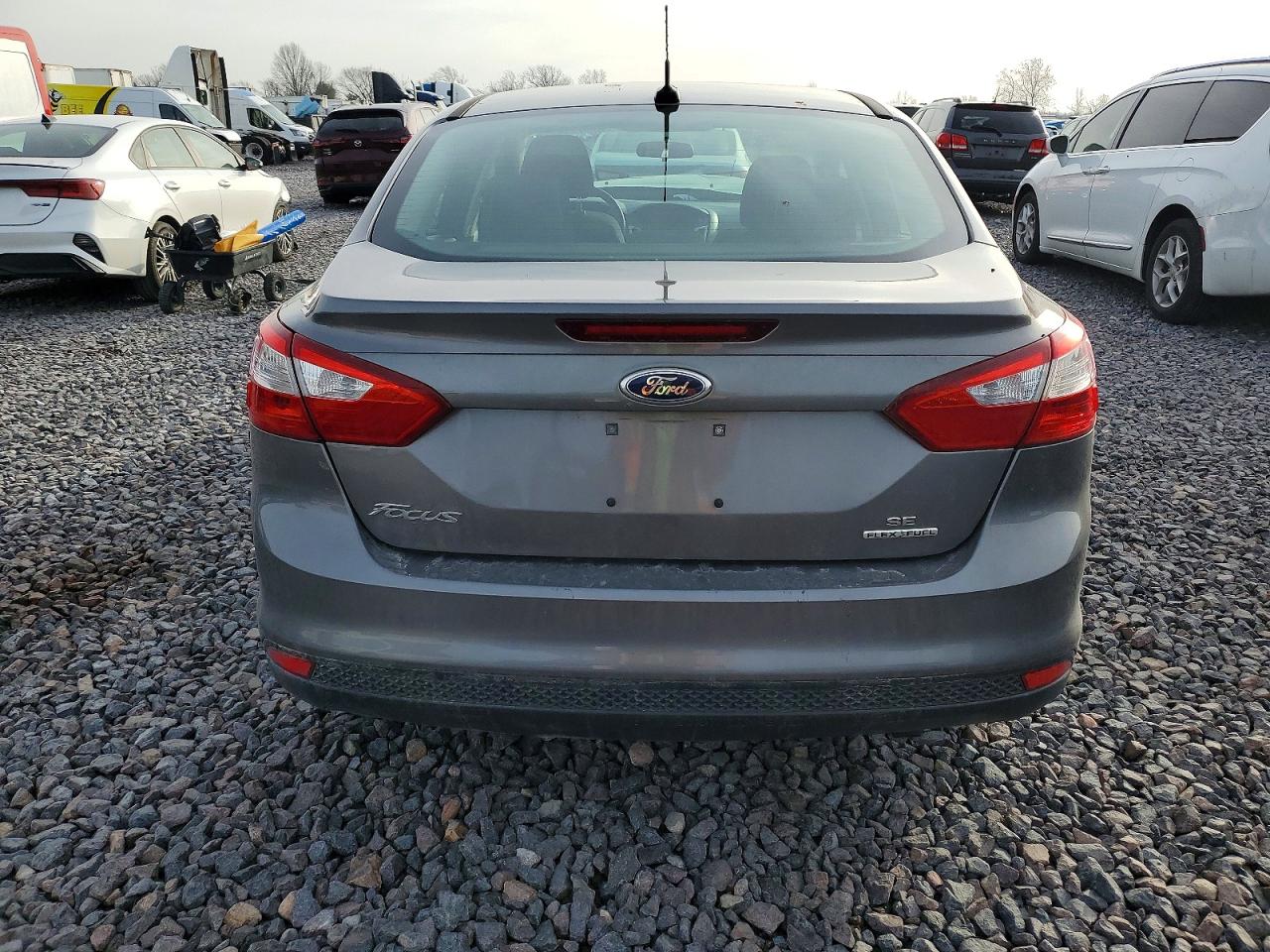 2014 FORD FOCUS SE photo 6