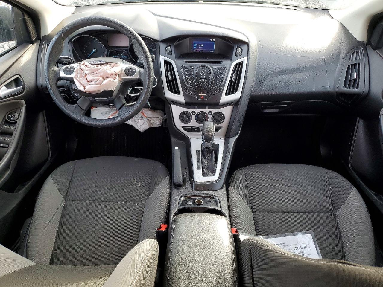 2014 FORD FOCUS SE photo 8
