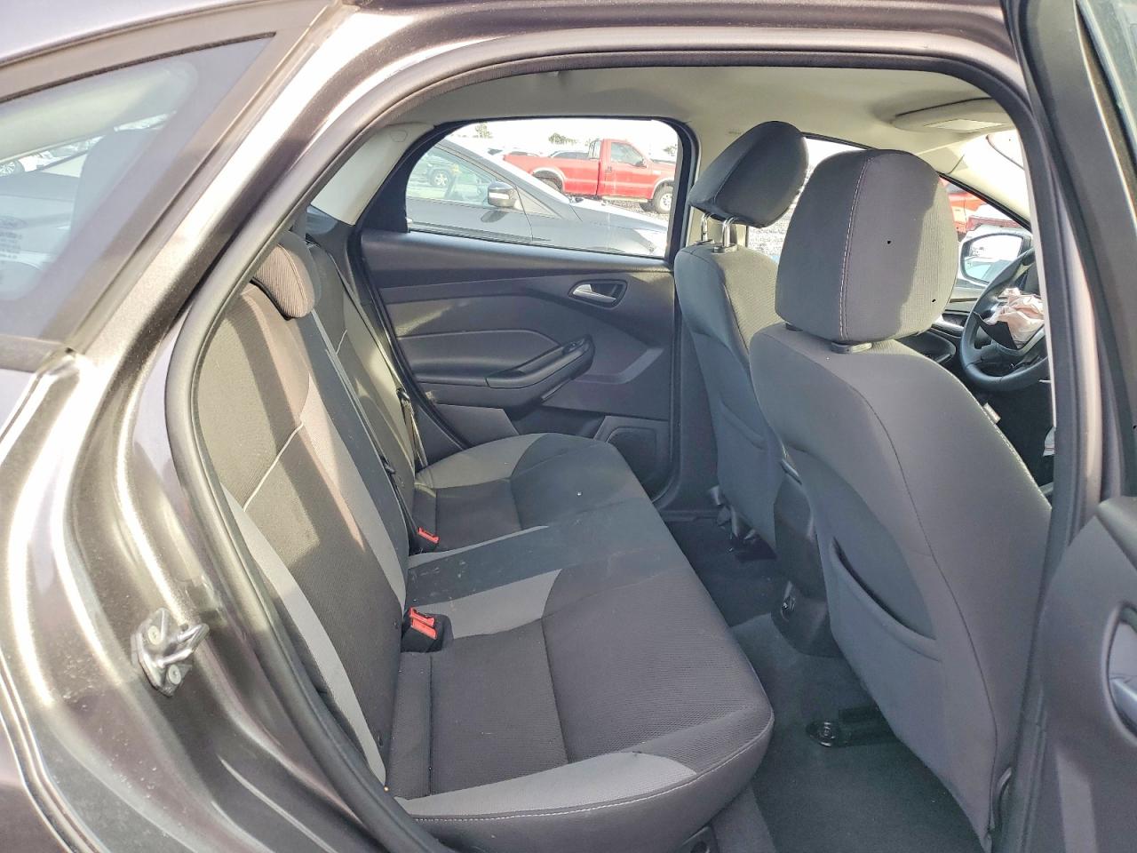 2014 FORD FOCUS SE photo 10