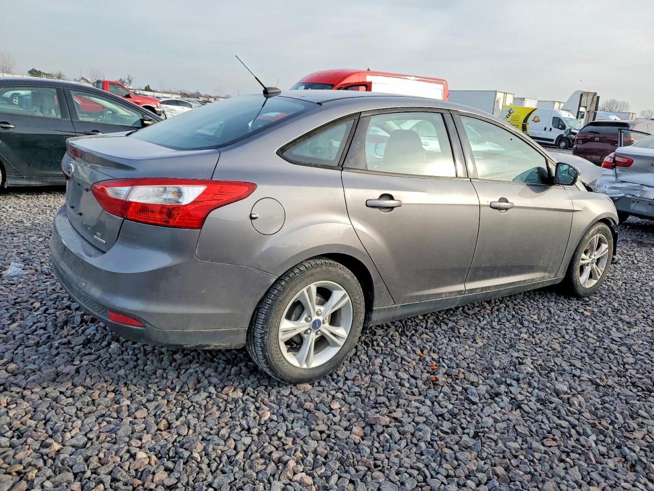 2014 FORD FOCUS SE photo 3