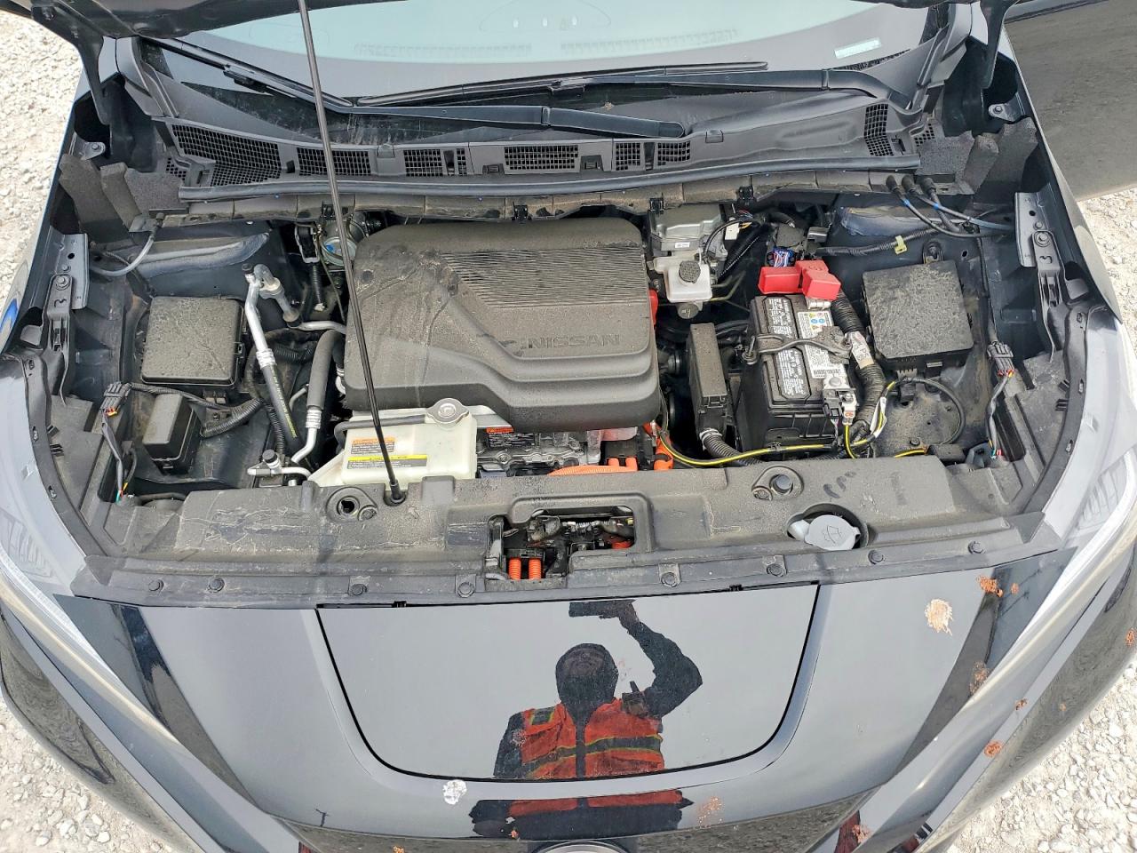 2025 NISSAN LEAF S photo 11