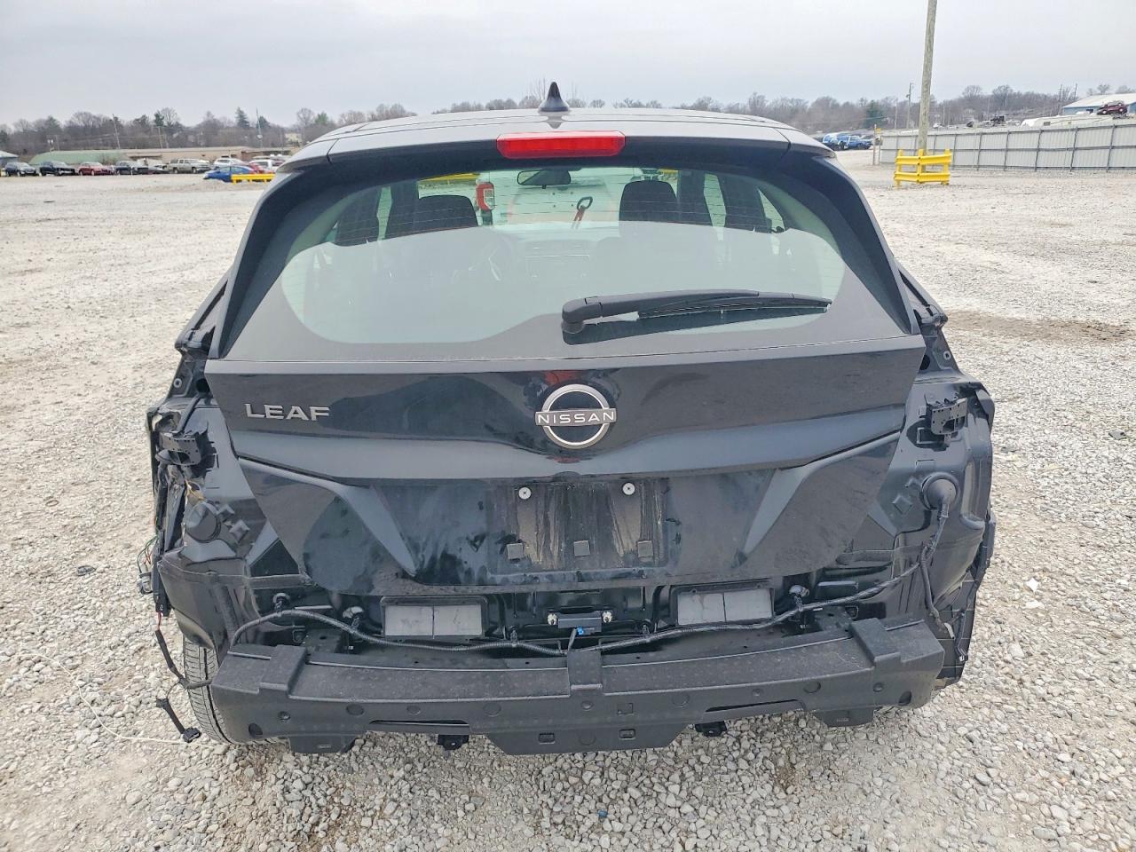 2025 NISSAN LEAF S photo 6
