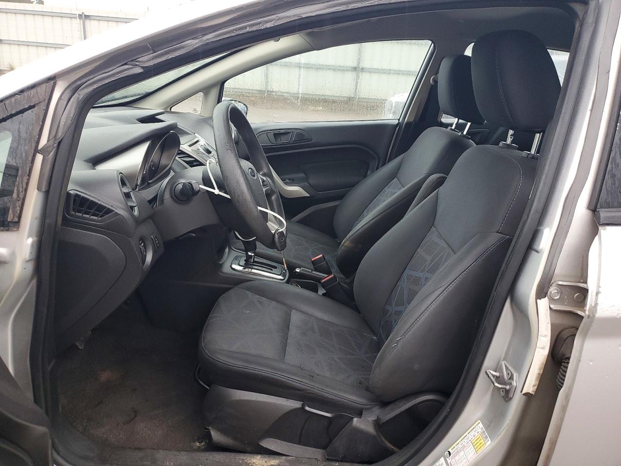 2012 FORD FIESTA SE photo 7