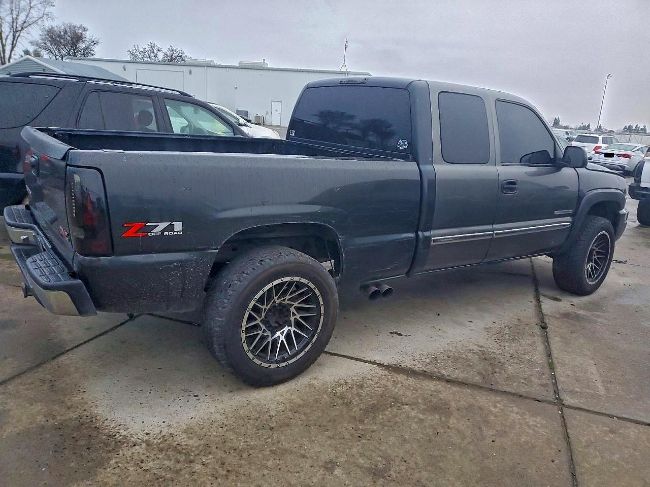 2003 GMC NEW SIERRA K1500 photo 3