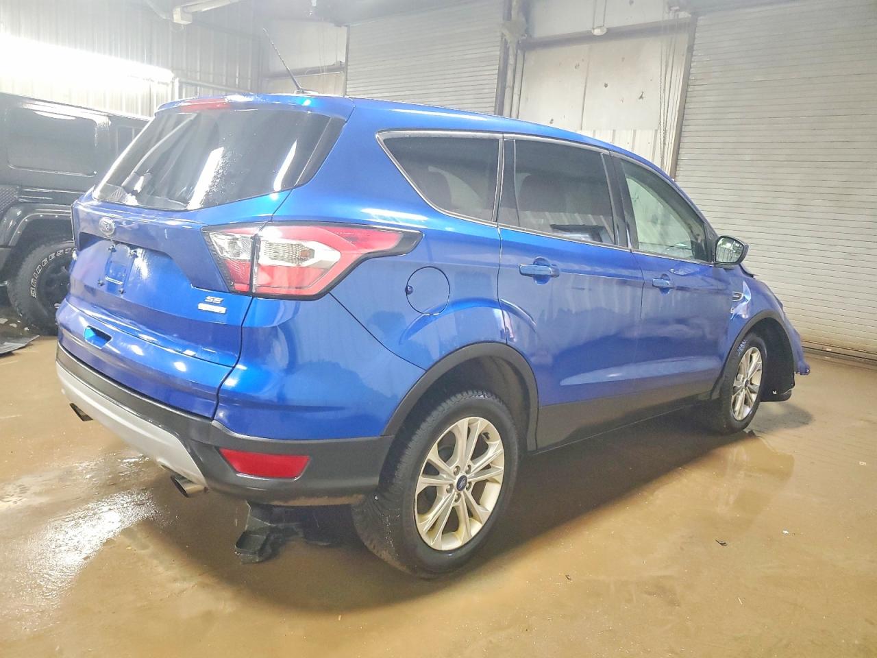 2017 FORD ESCAPE SE photo 3