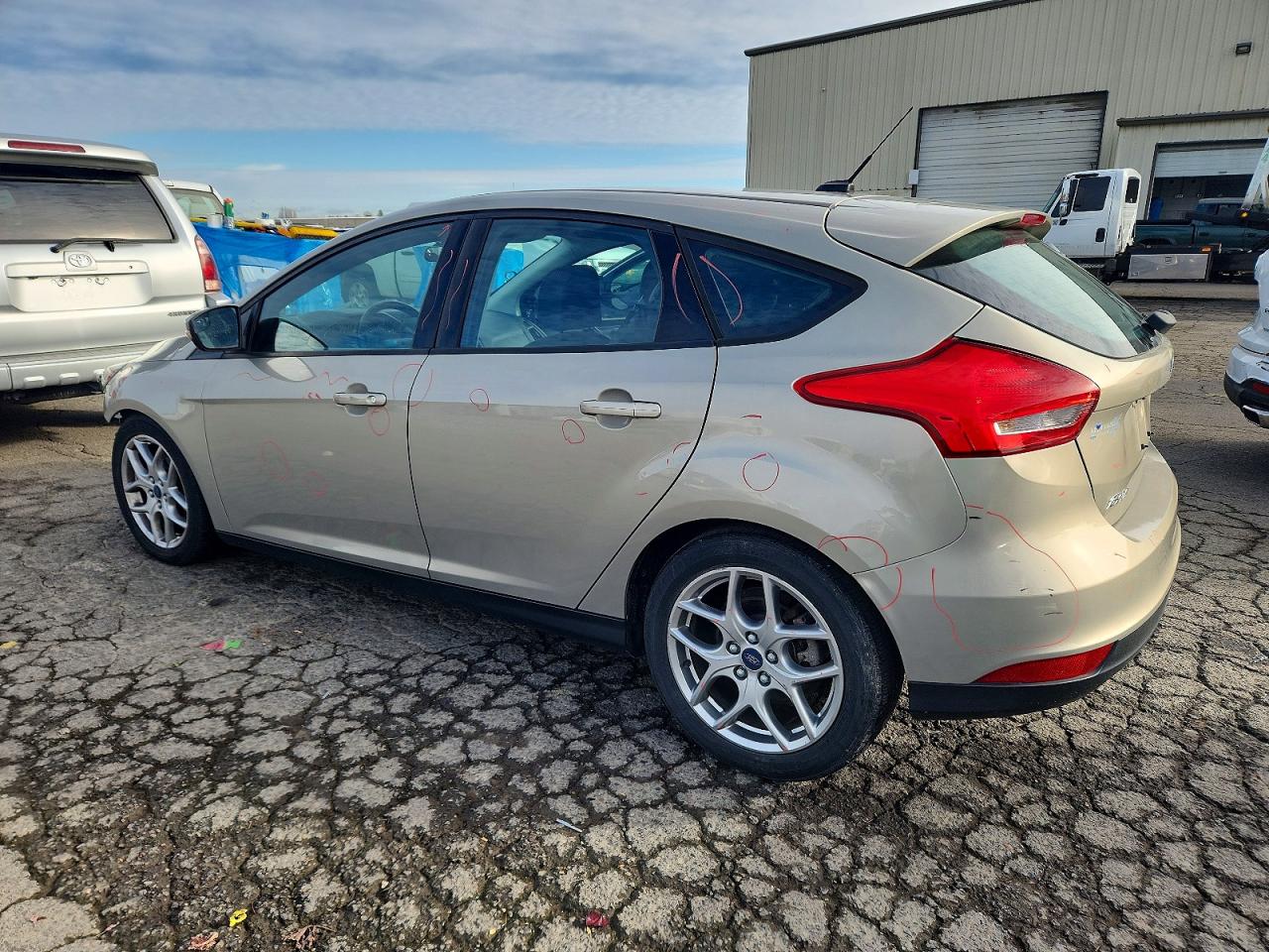 2015 FORD FOCUS SE photo 2