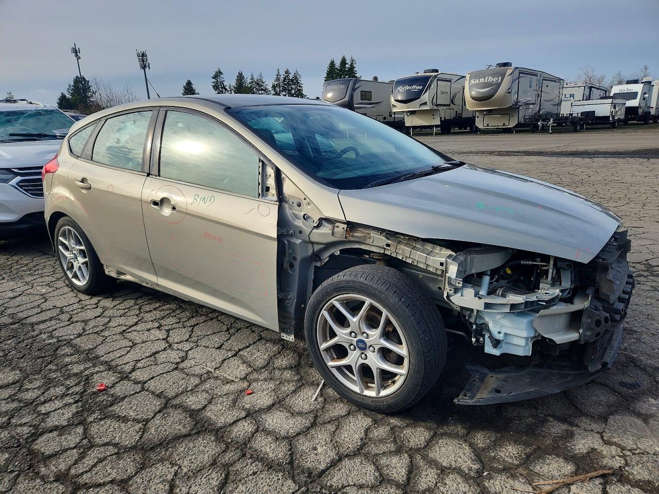 2015 FORD FOCUS SE photo 4