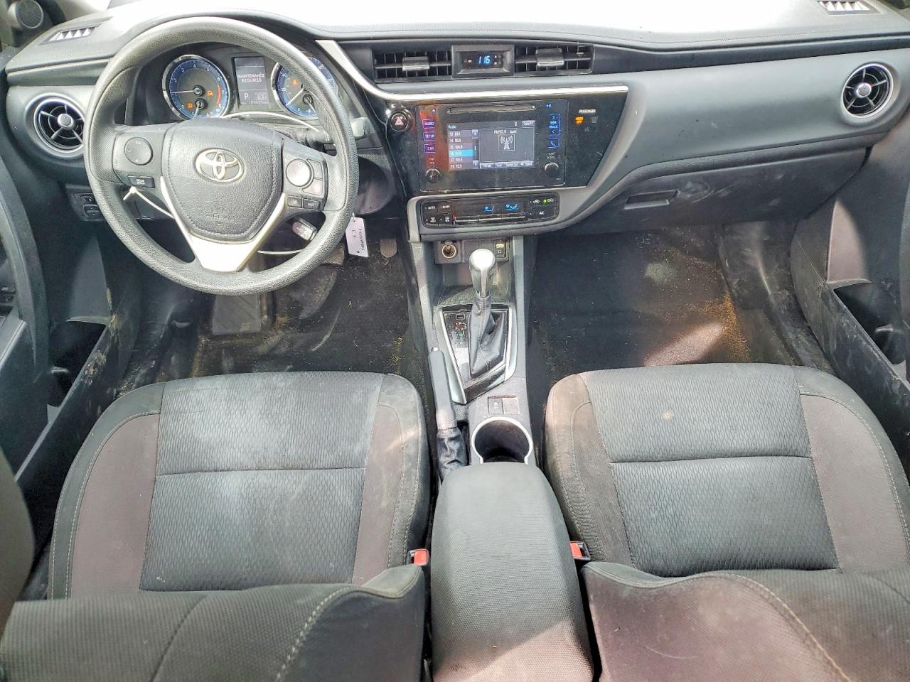 2017 TOYOTA COROLLA LE photo 8