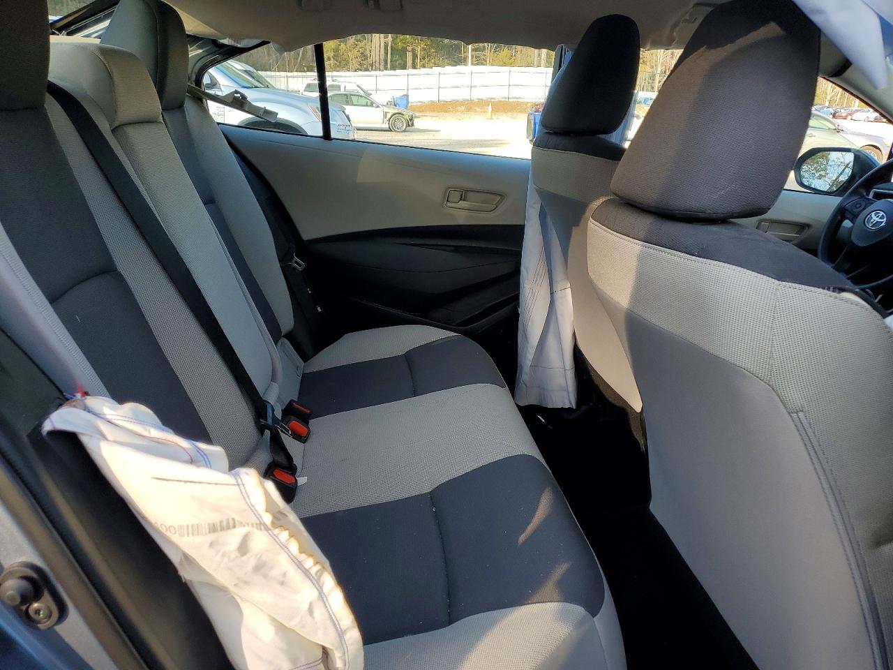 2025 TOYOTA COROLLA LE photo 10