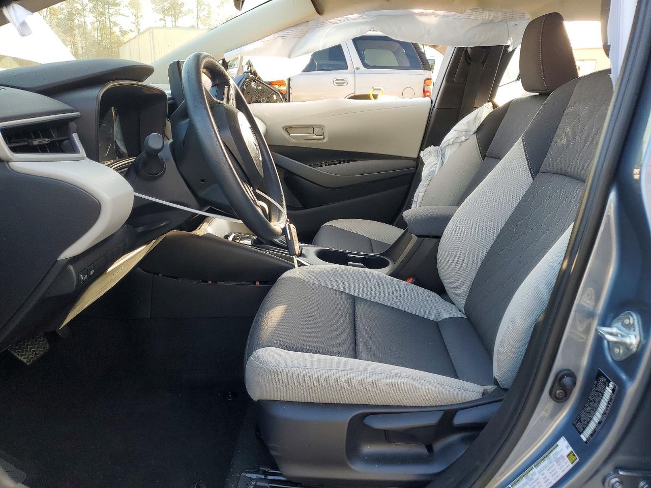 2025 TOYOTA COROLLA LE photo 7