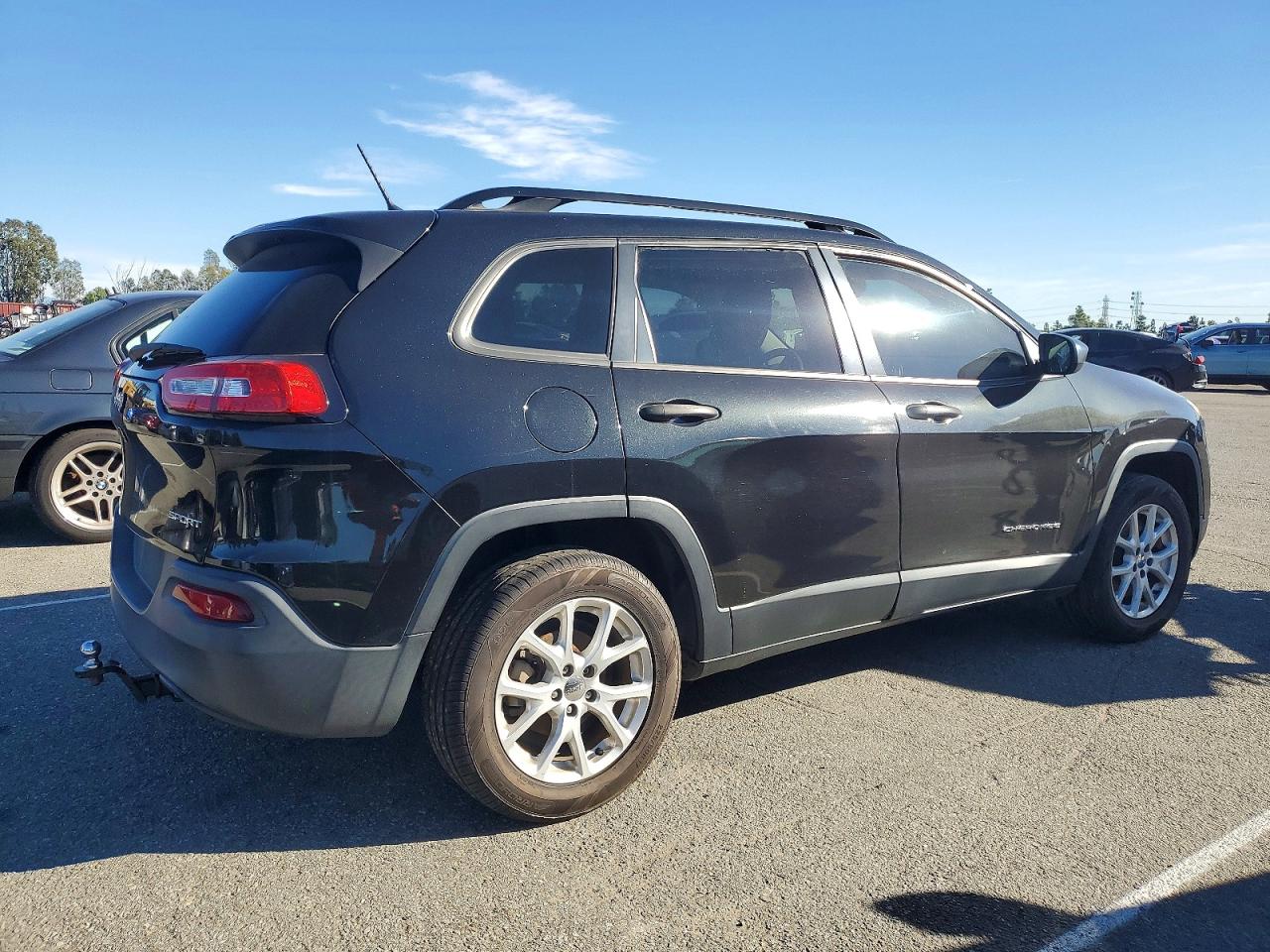 2016 JEEP CHEROKEE SPORT photo 3