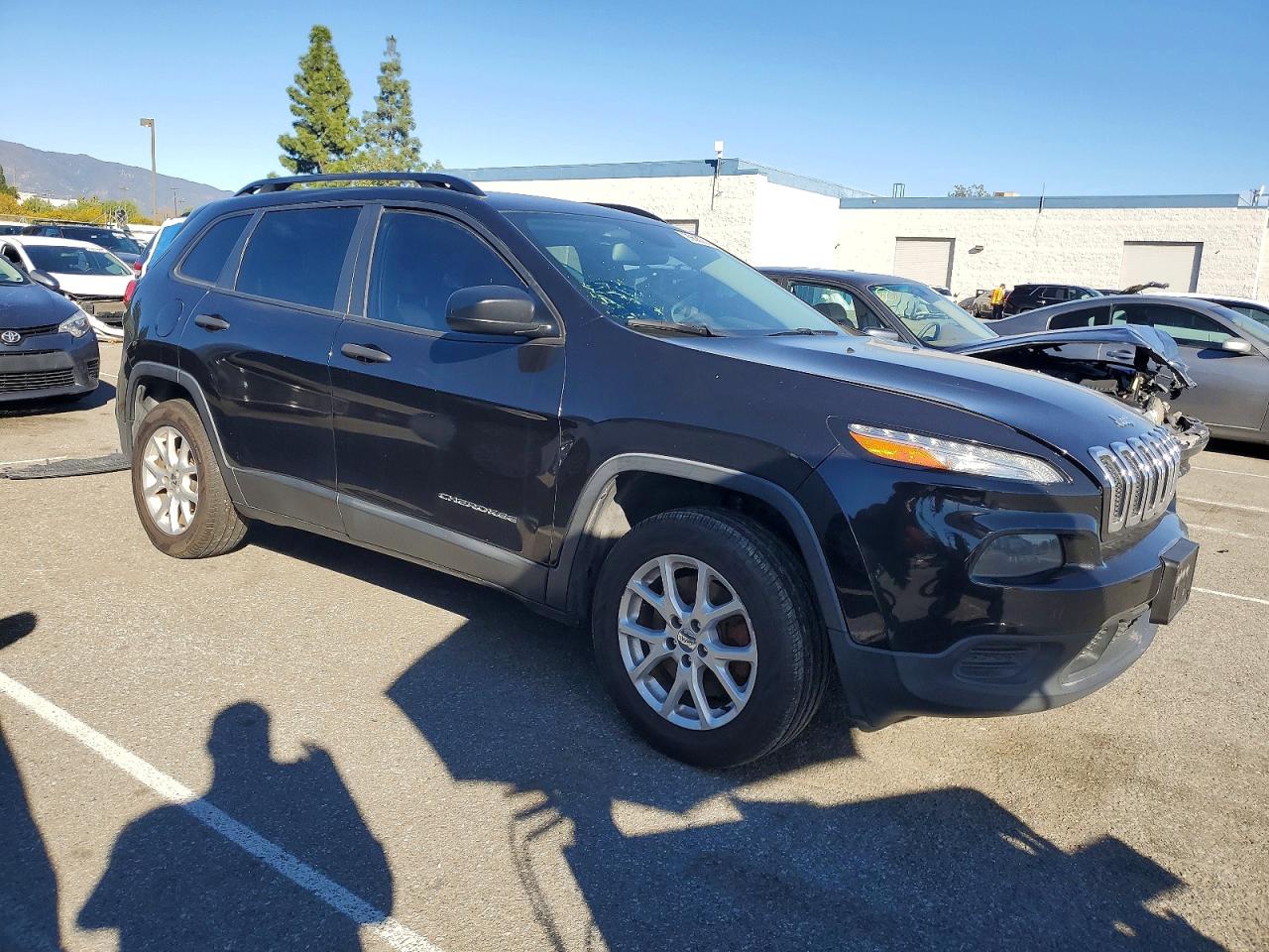 2016 JEEP CHEROKEE SPORT photo 4