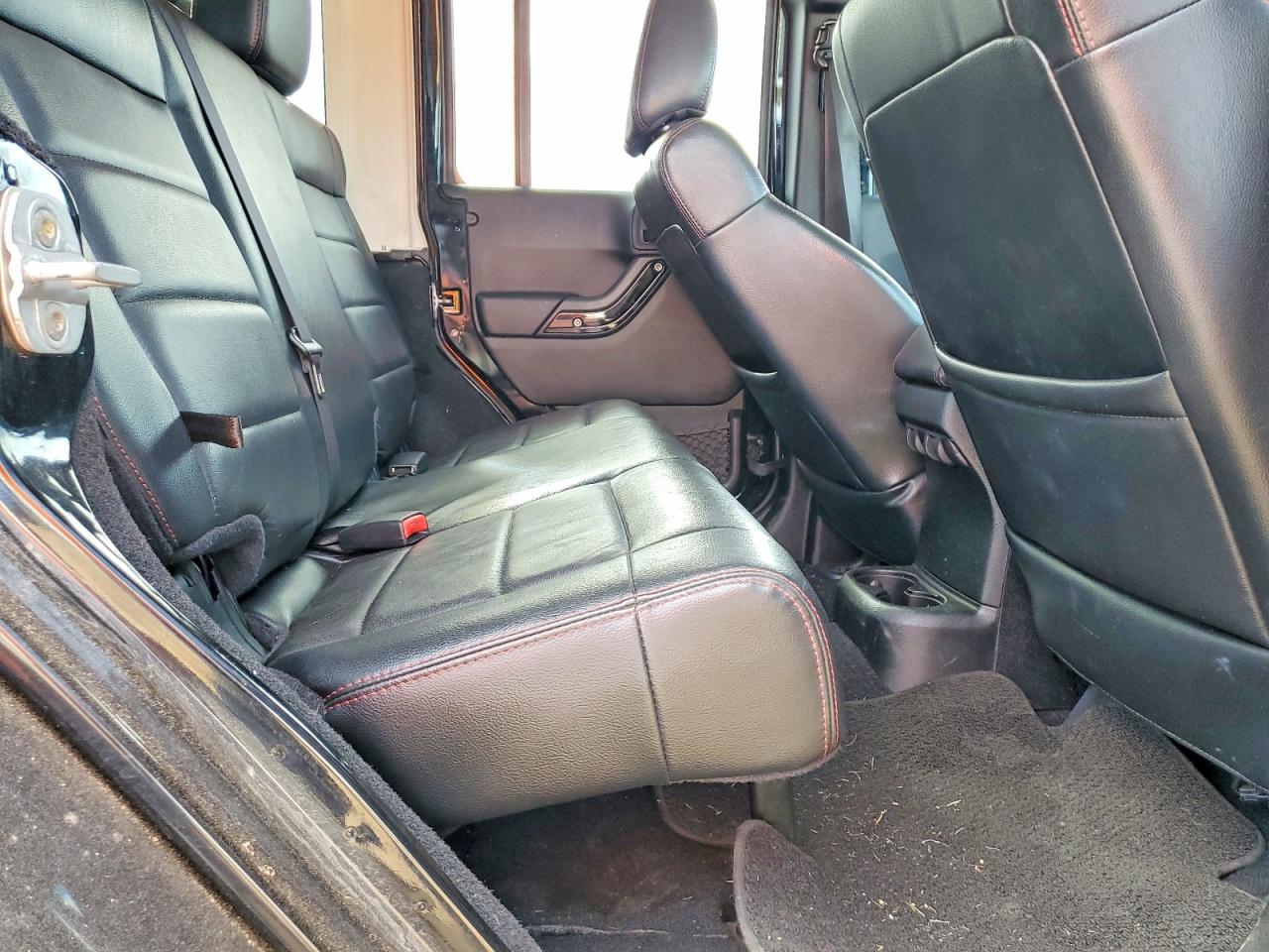 2012 JEEP WRANGLER UNLIMITED SAHARA photo 11