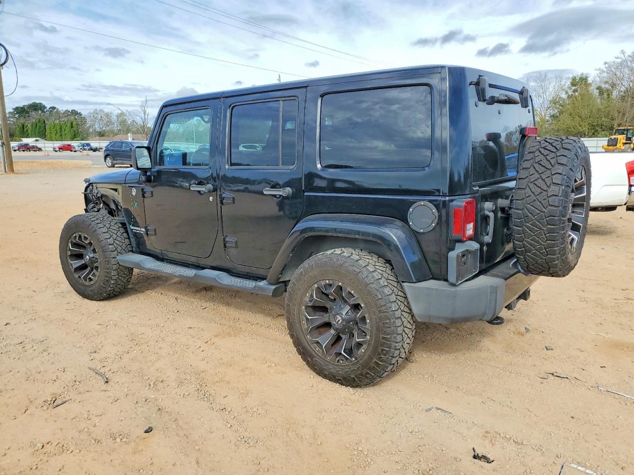 2012 JEEP WRANGLER UNLIMITED SAHARA photo 2