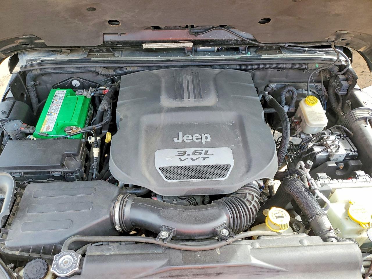 2012 JEEP WRANGLER UNLIMITED SAHARA photo 12