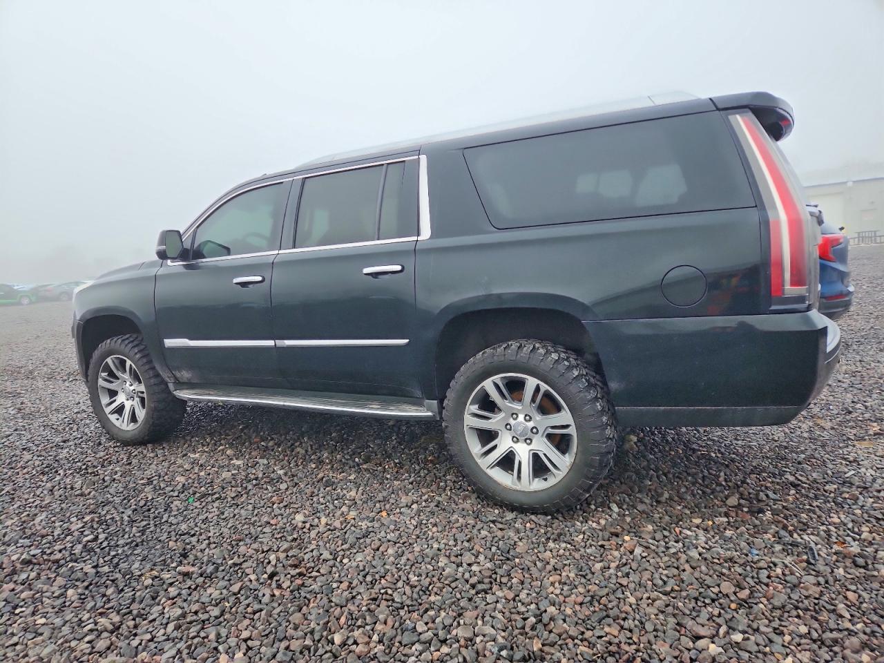 2016 CADILLAC ESCALADE ESV LUXURY photo 2