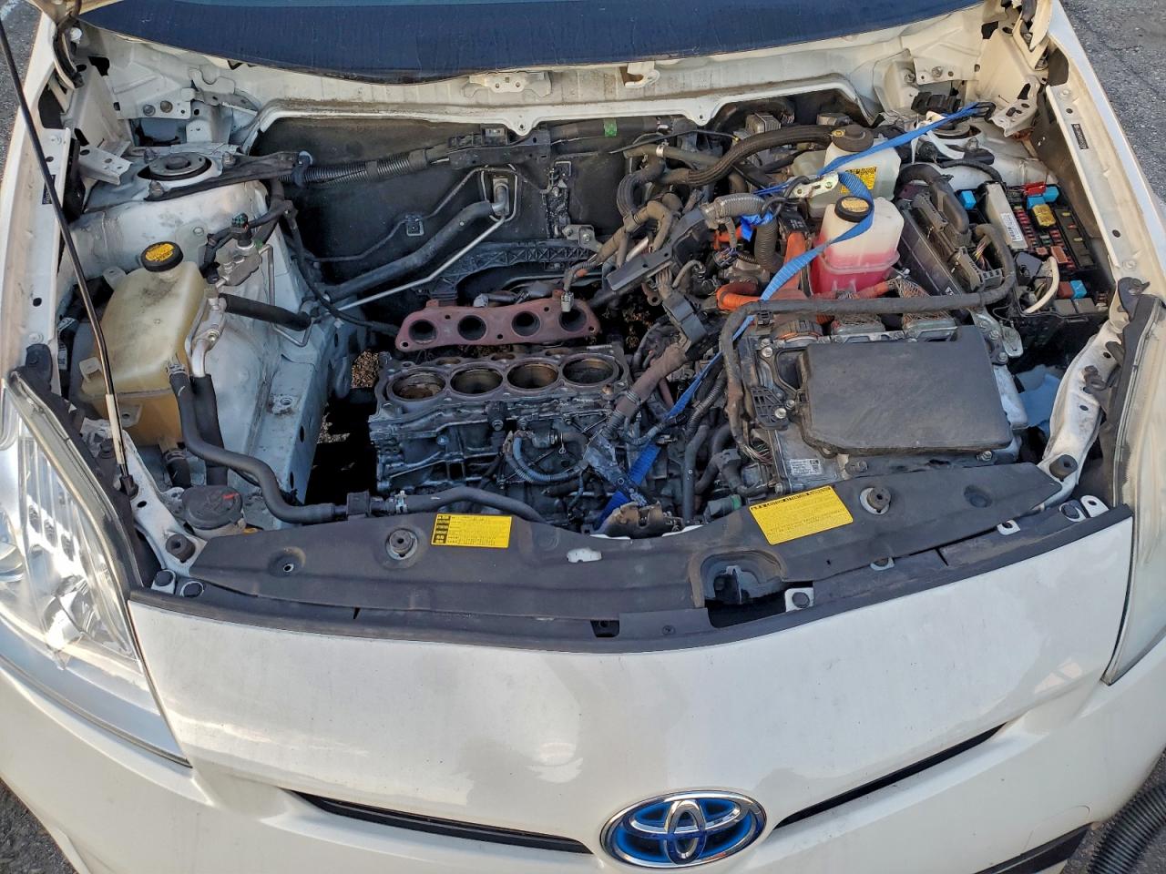 2012 TOYOTA PRIUS photo 11