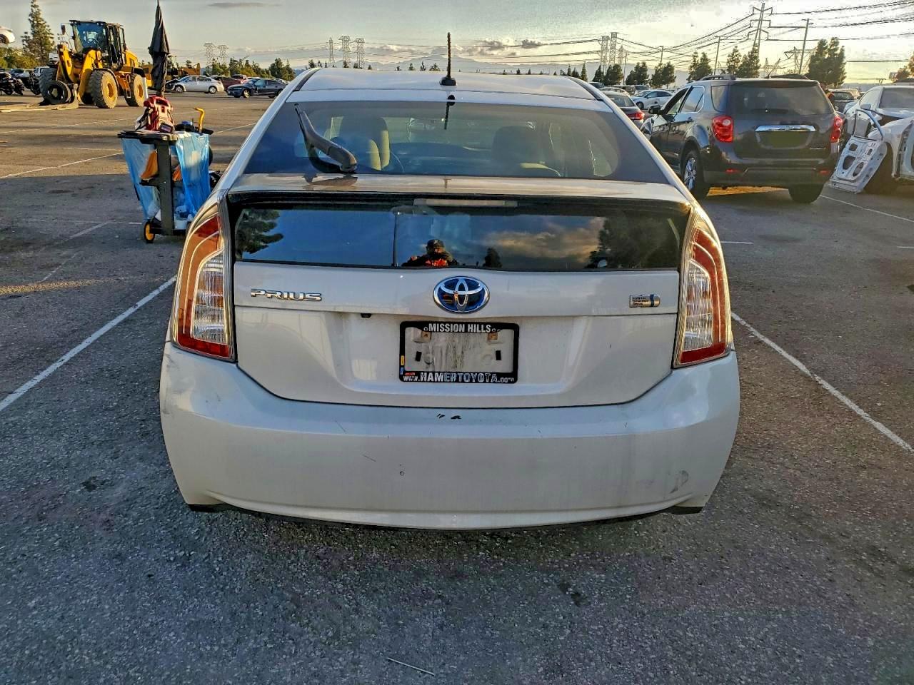 2012 TOYOTA PRIUS photo 6