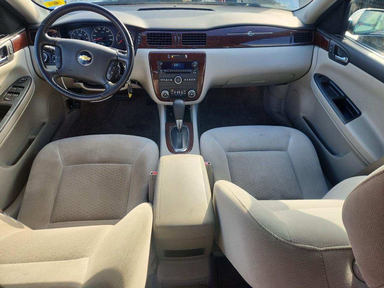 2010 CHEVROLET IMPALA LT photo 8