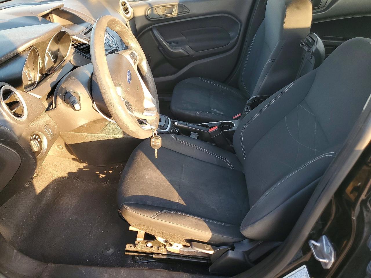 2019 FORD FIESTA SE photo 19