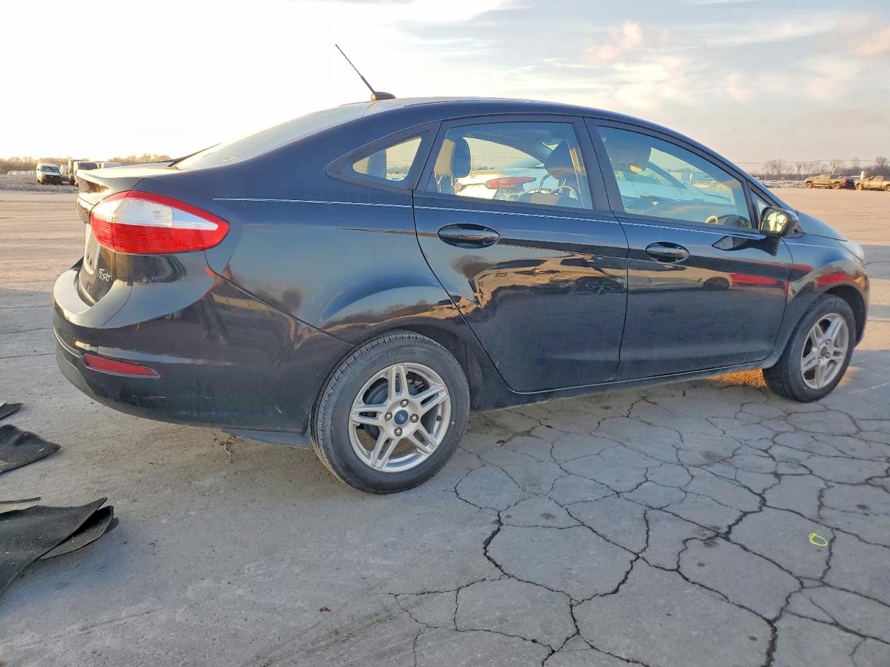 2019 FORD FIESTA SE photo 7