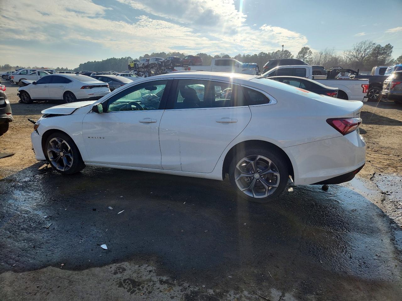 2020 CHEVROLET MALIBU LT photo 2