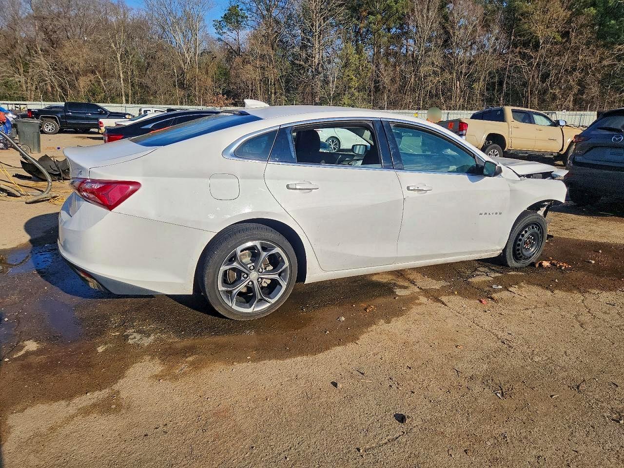 2020 CHEVROLET MALIBU LT photo 3
