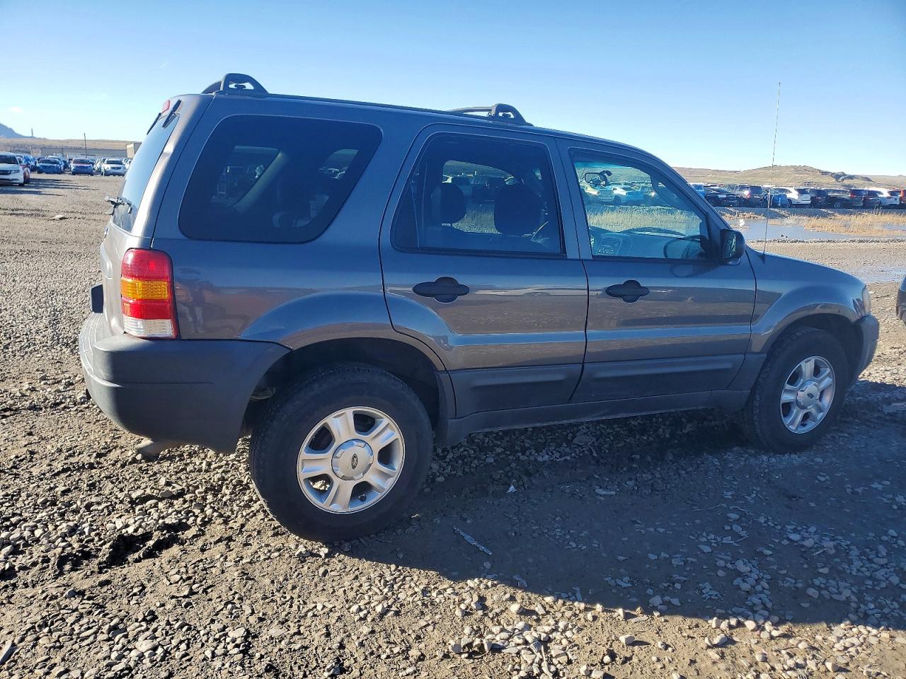 2003 FORD ESCAPE XLT photo 3