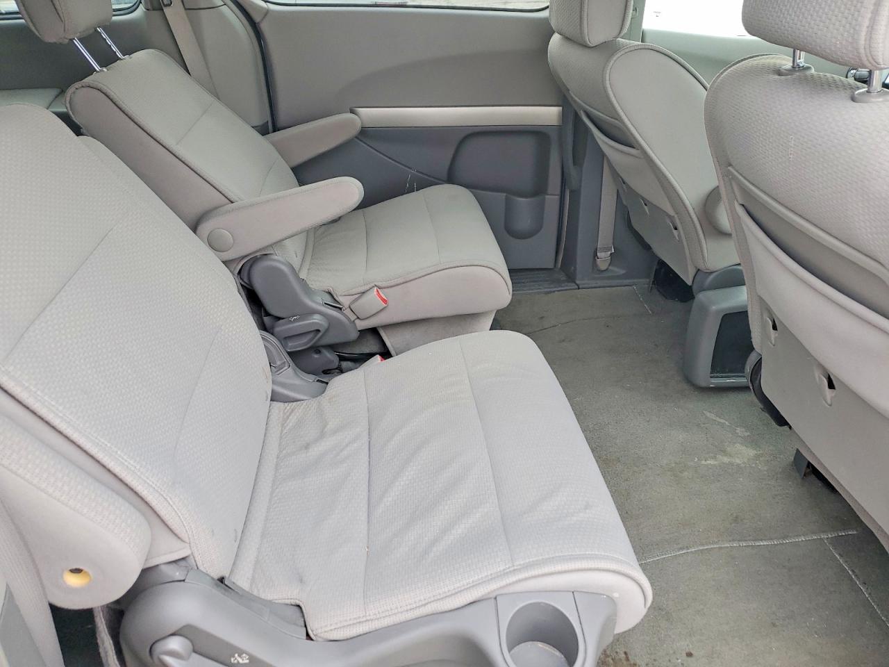 2008 NISSAN QUEST S photo 11