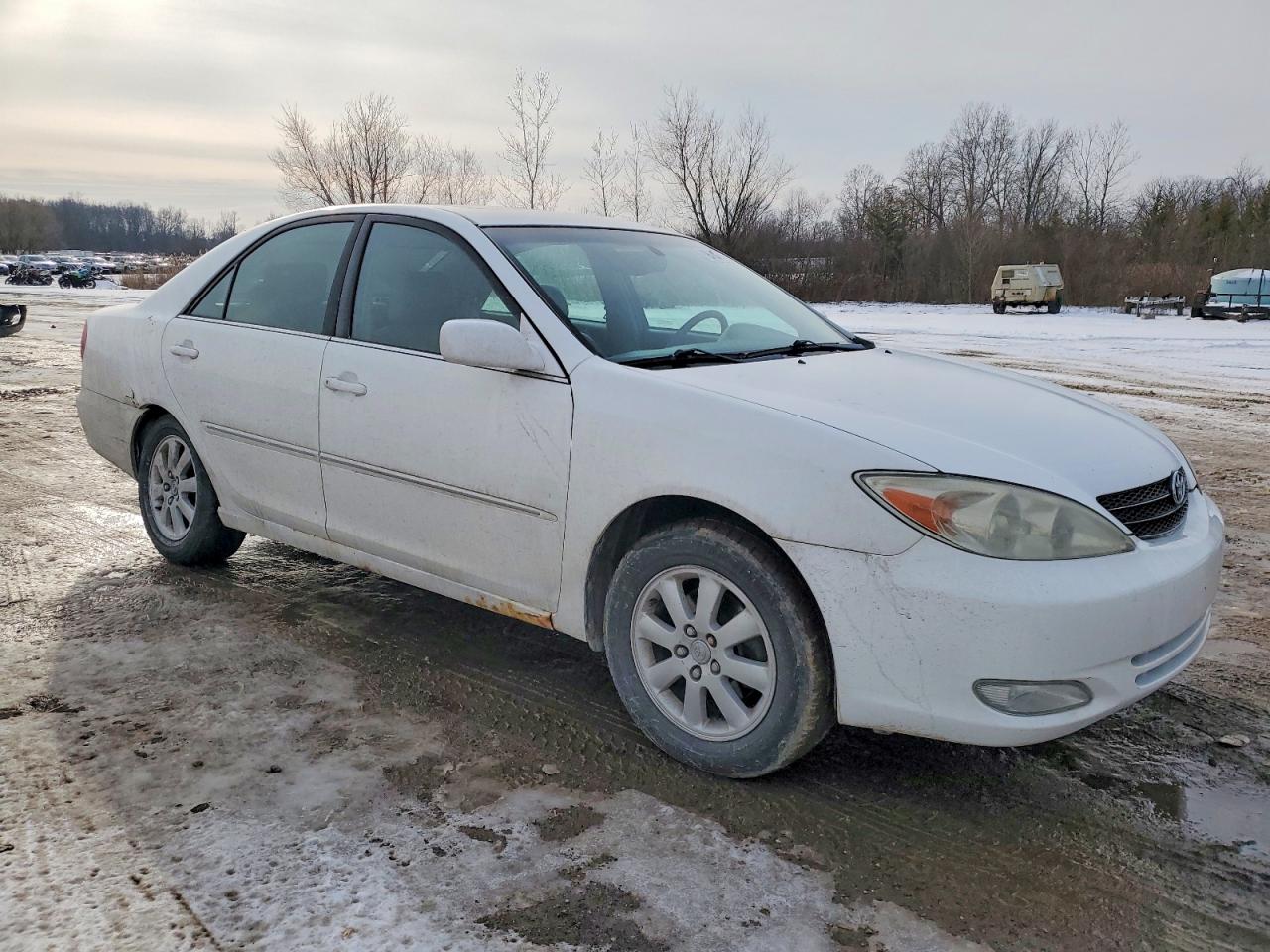 2003 TOYOTA CAMRY LE photo 4