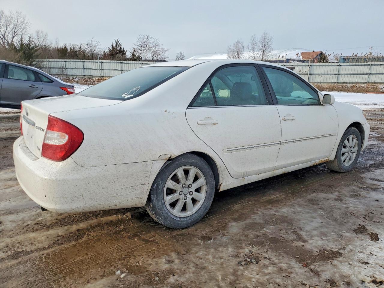 2003 TOYOTA CAMRY LE photo 3