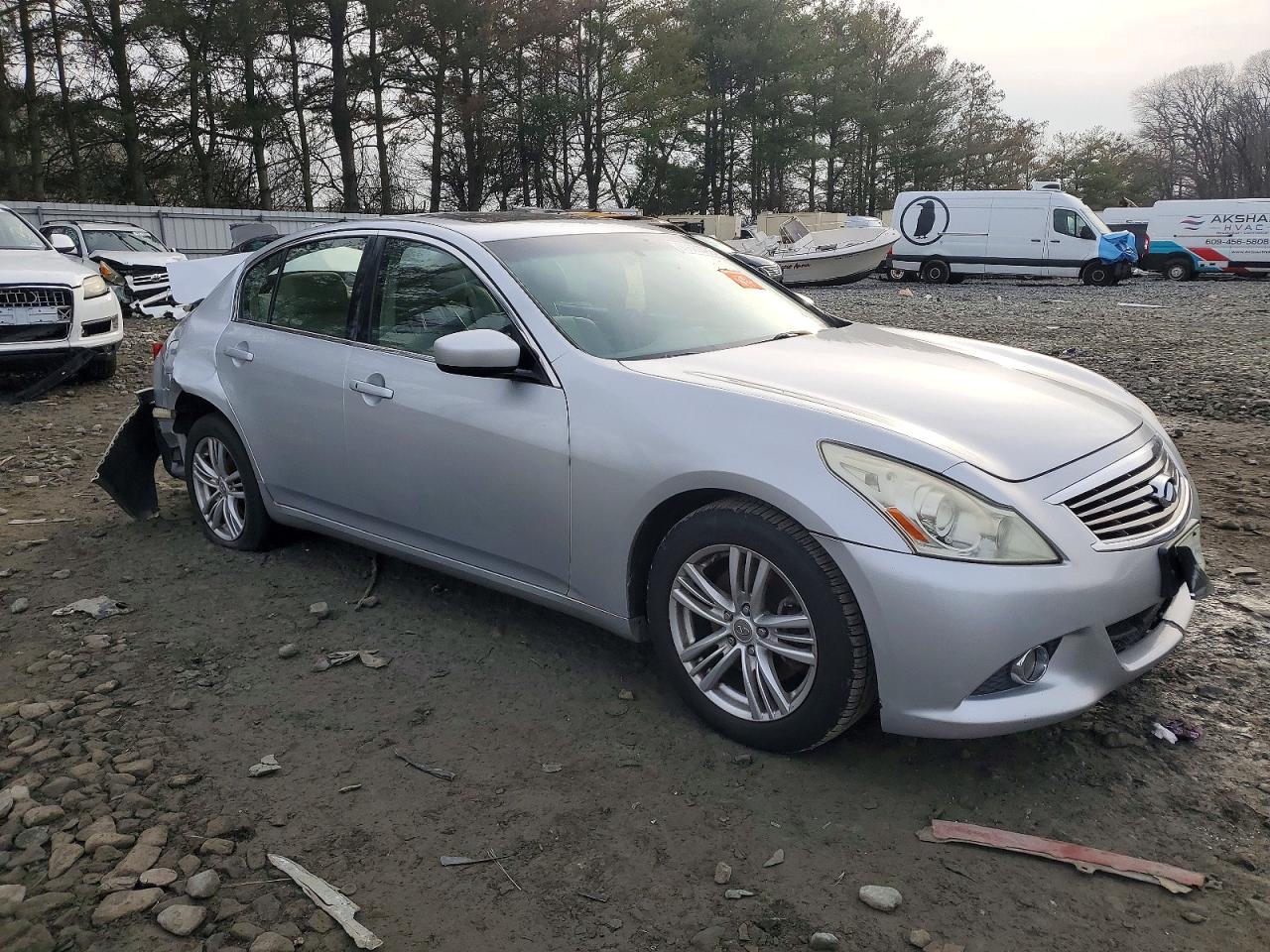 2013 INFINITI G37 photo 4