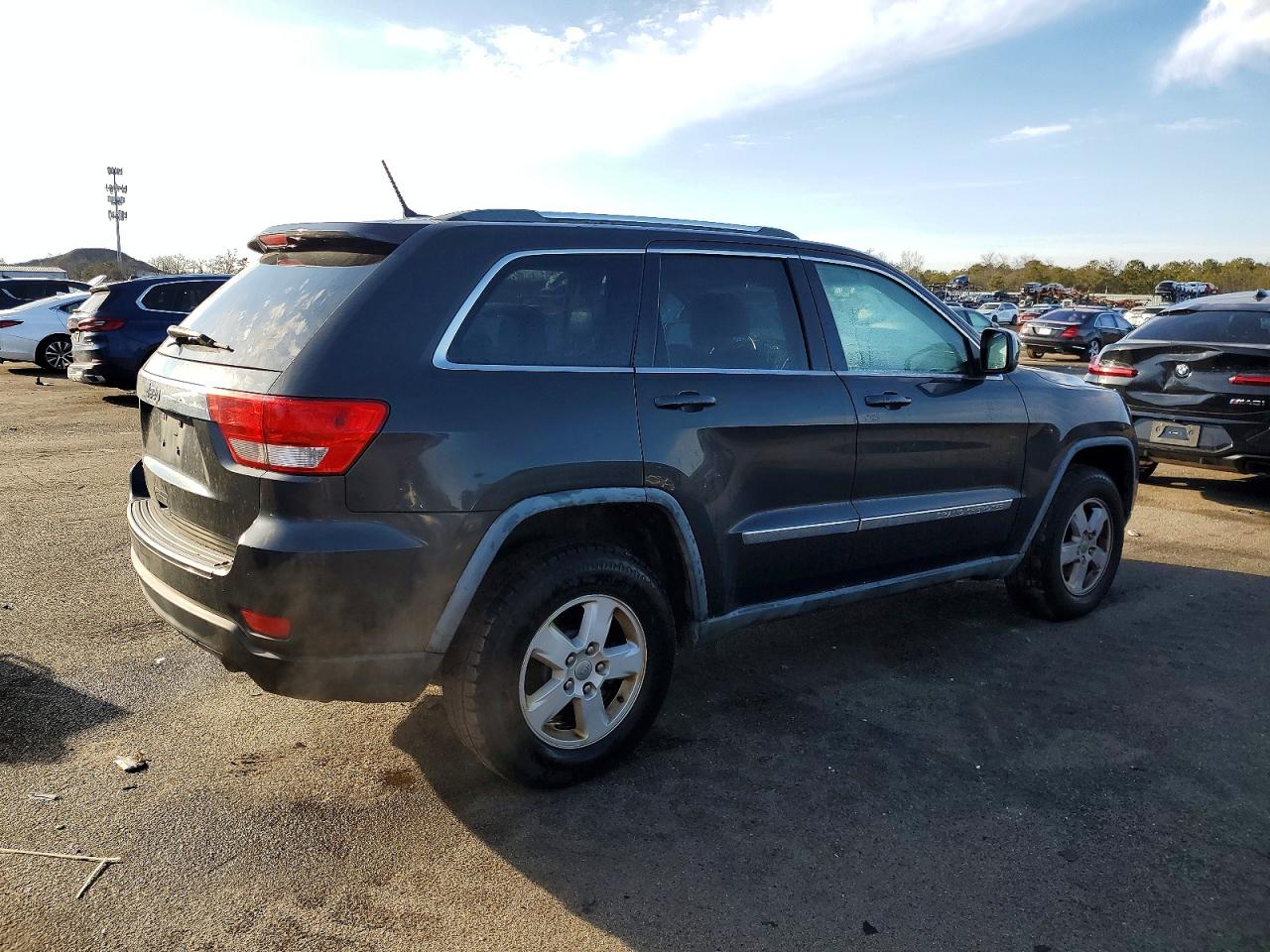 2011 JEEP GRAND CHEROKEE LAREDO photo 3