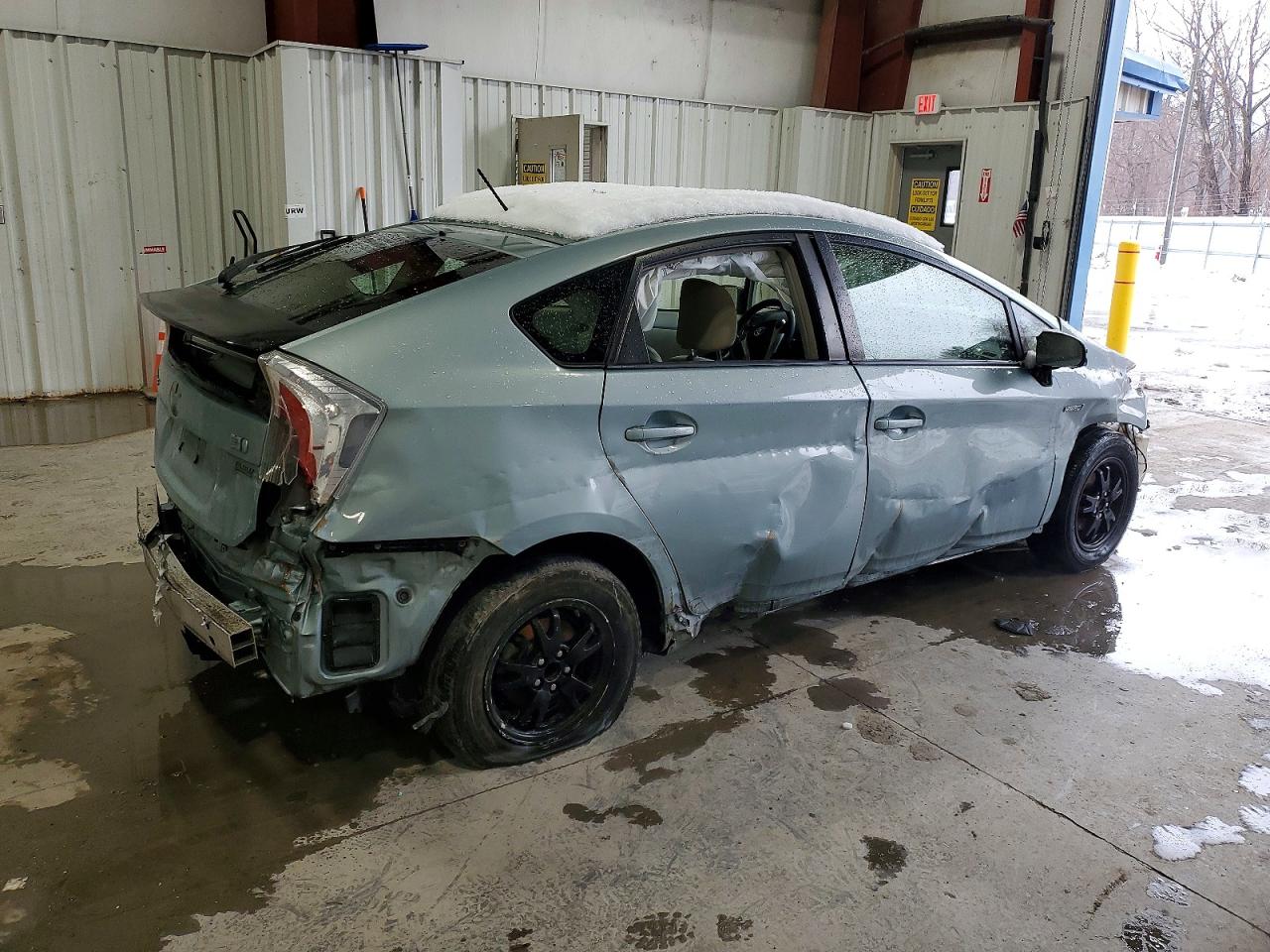 2013 TOYOTA PRIUS photo 3