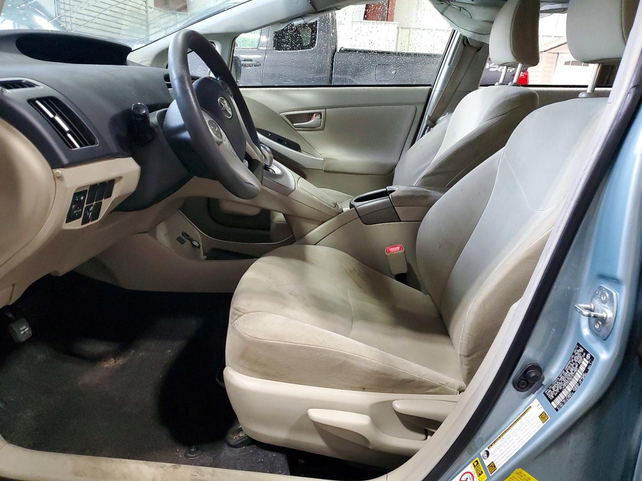 2013 TOYOTA PRIUS photo 7