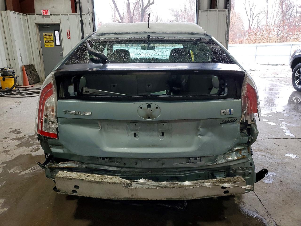 2013 TOYOTA PRIUS photo 6