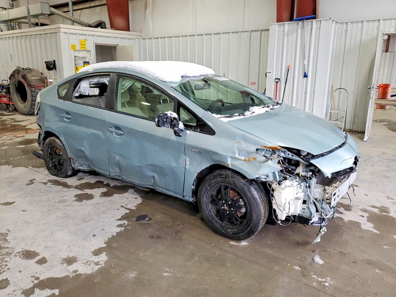 2013 TOYOTA PRIUS photo 4