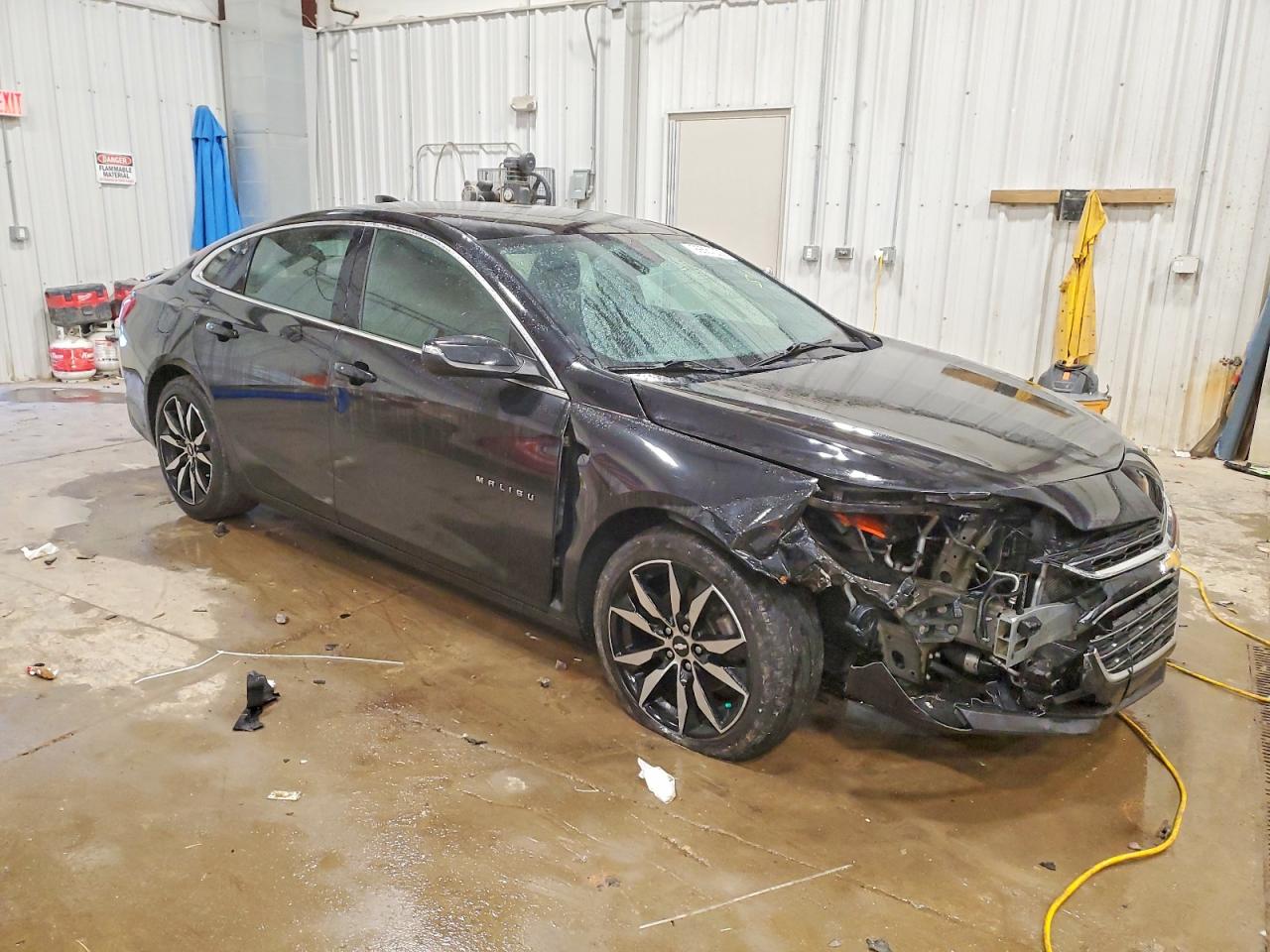 2018 CHEVROLET MALIBU LT photo 4