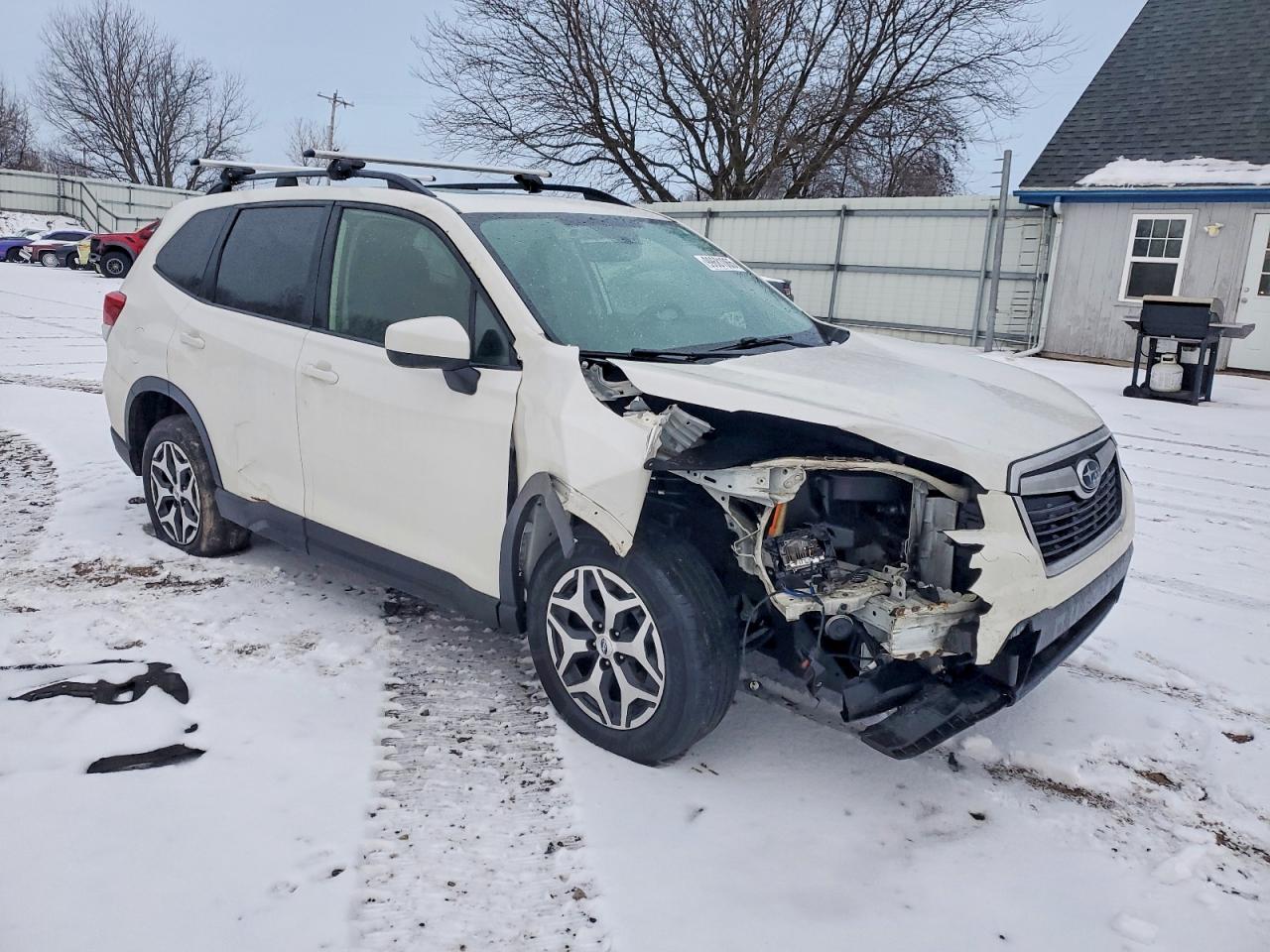 2019 SUBARU FORESTER PREMIUM photo 4