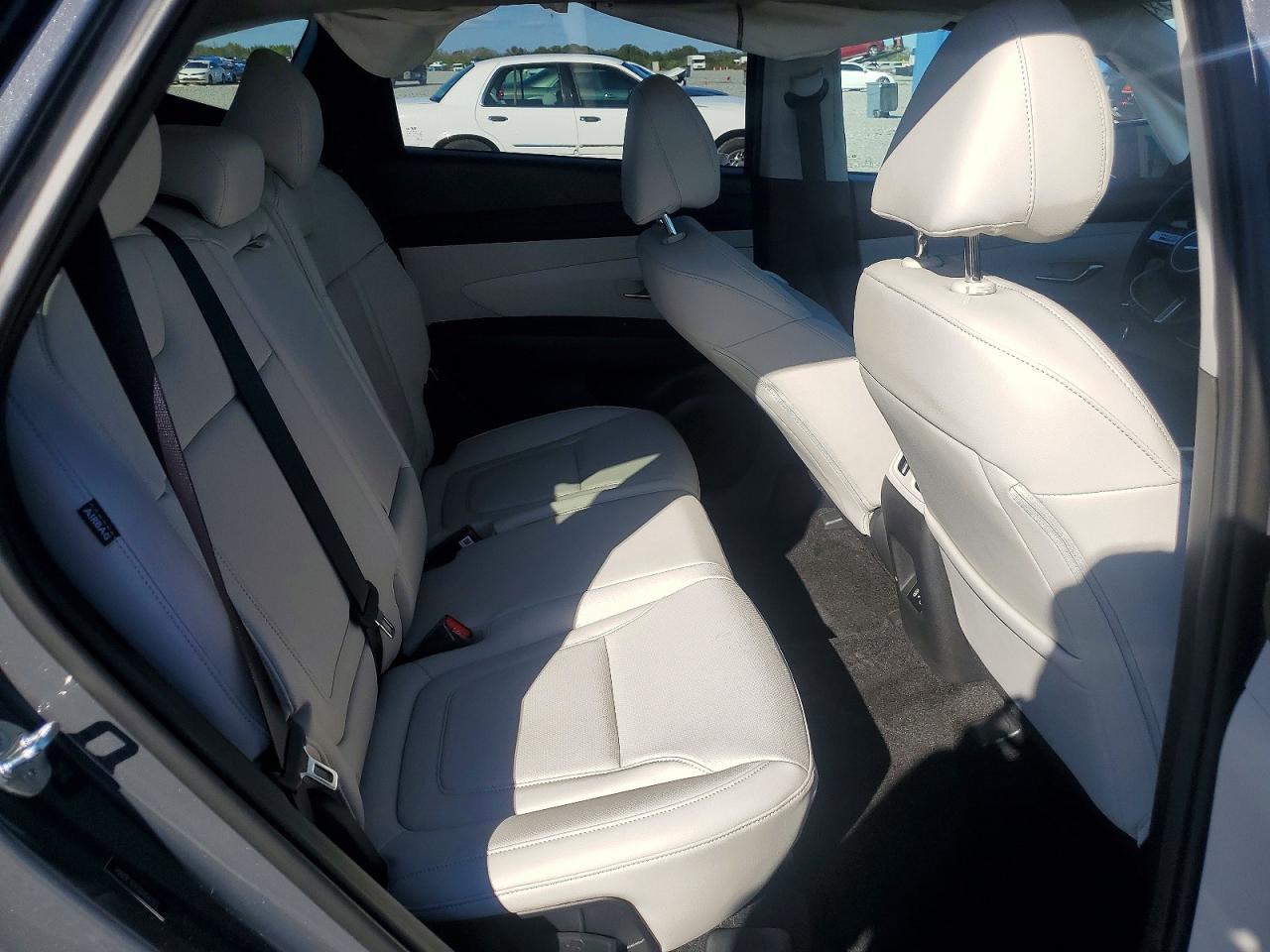2025 HYUNDAI TUCSON SEL photo 10