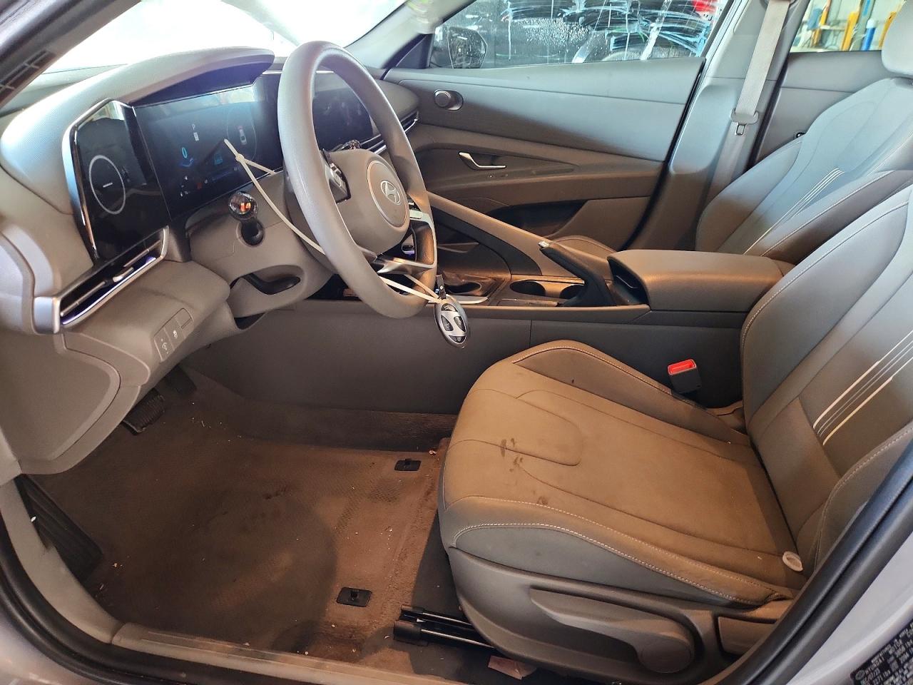 2024 HYUNDAI ELANTRA SEL photo 7
