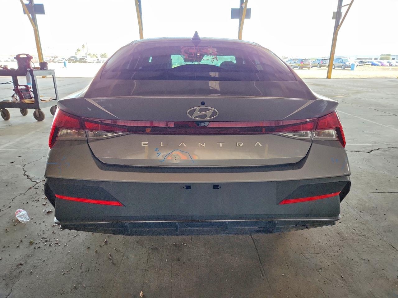 2024 HYUNDAI ELANTRA SEL photo 6