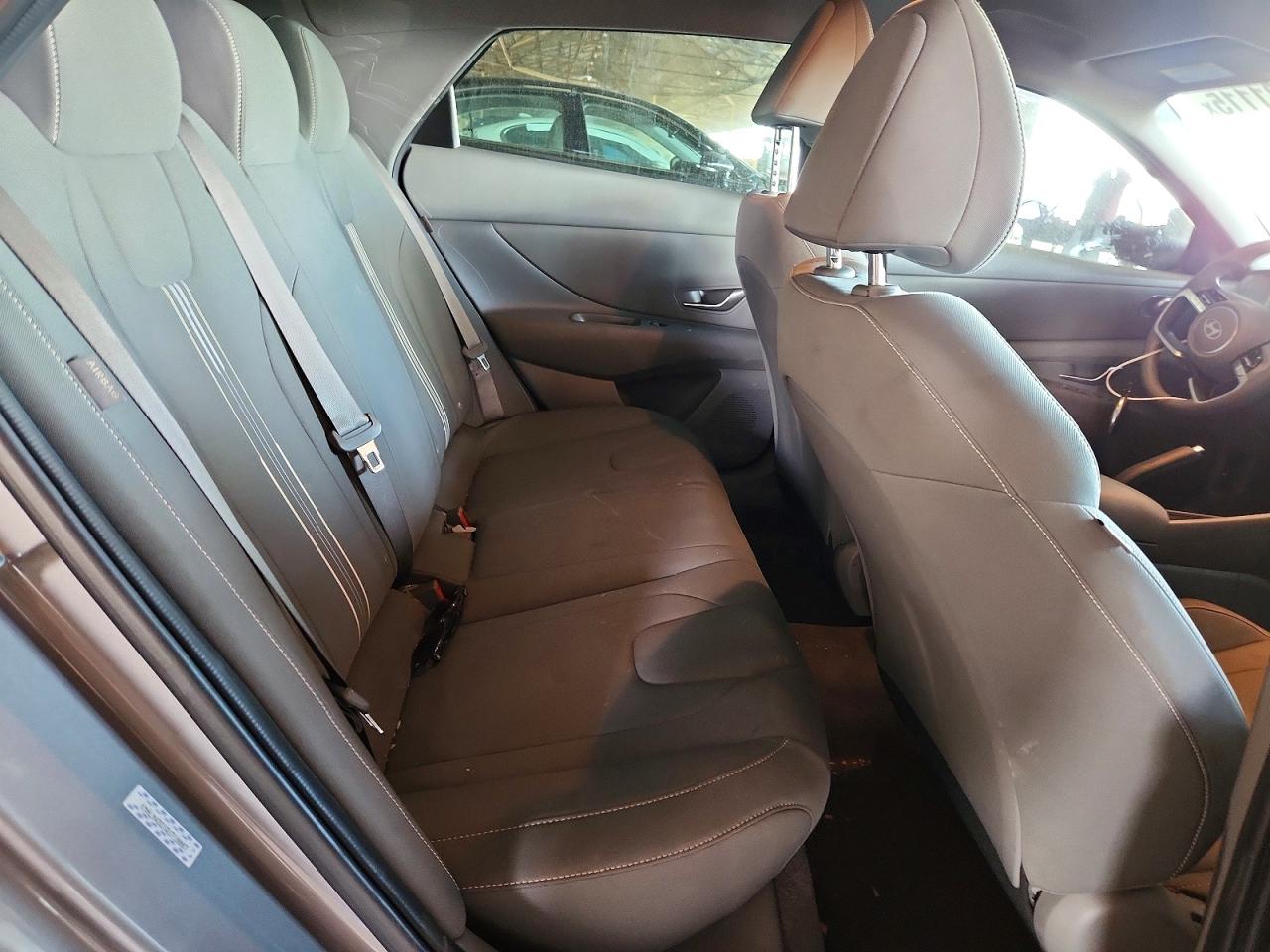 2024 HYUNDAI ELANTRA SEL photo 10