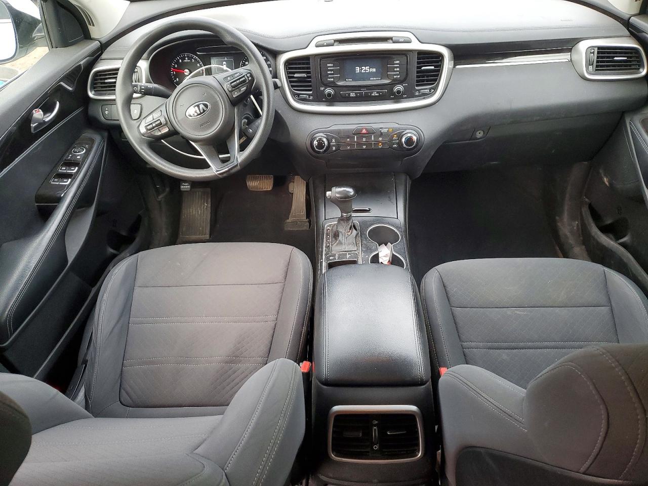 2017 KIA SORENTO LX V6 photo 8