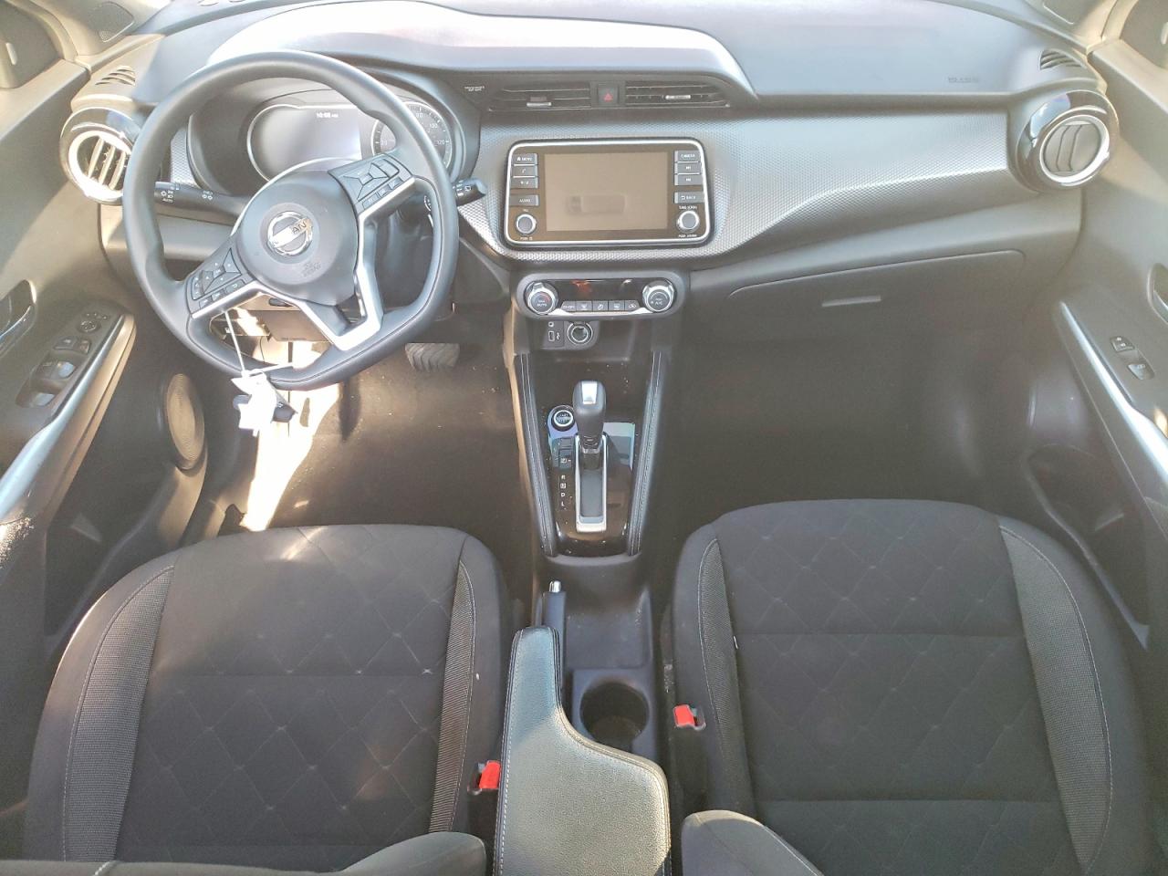 2020 NISSAN KICKS photo 15