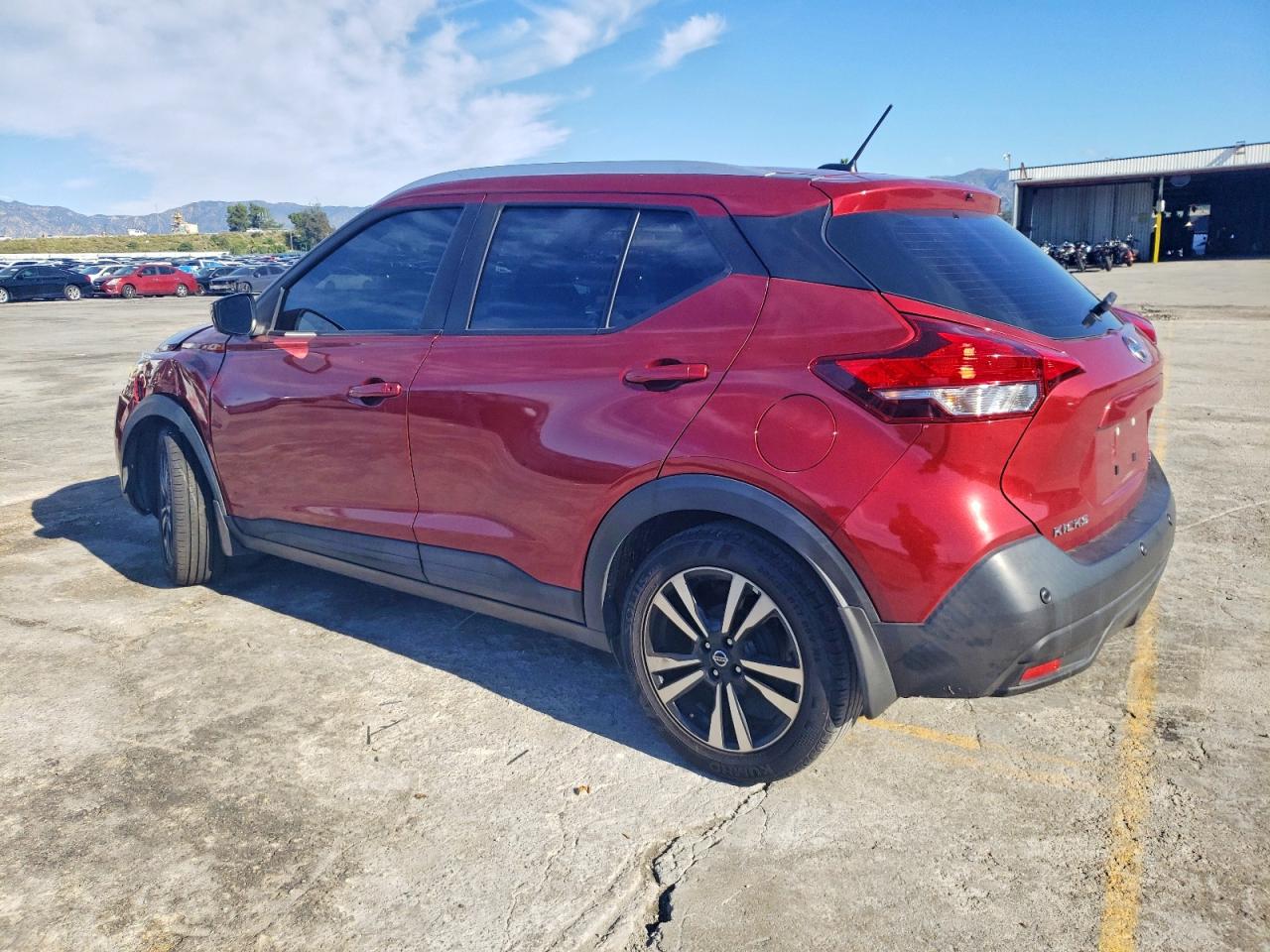2020 NISSAN KICKS photo 3