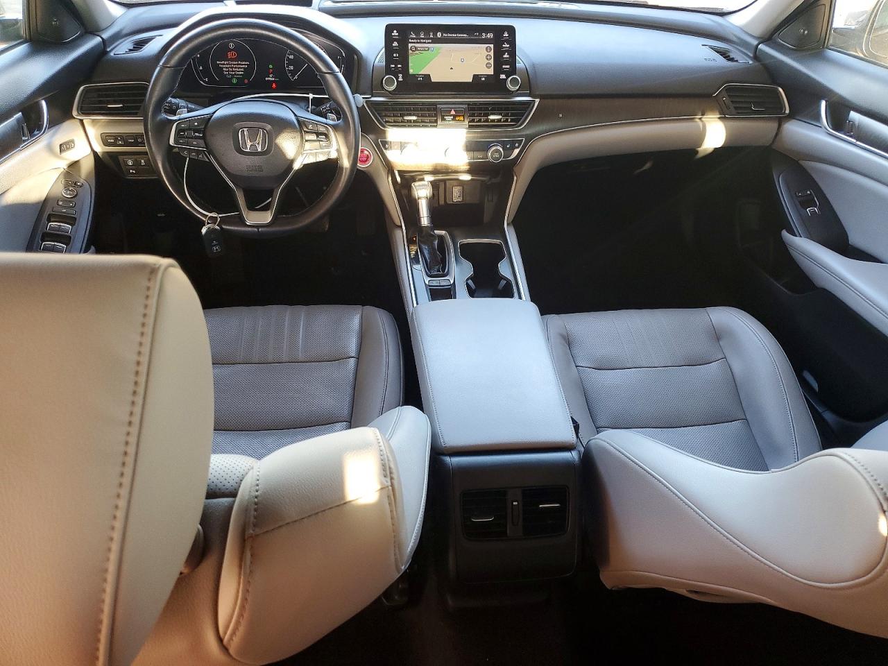2018 HONDA ACCORD TOURING photo 8